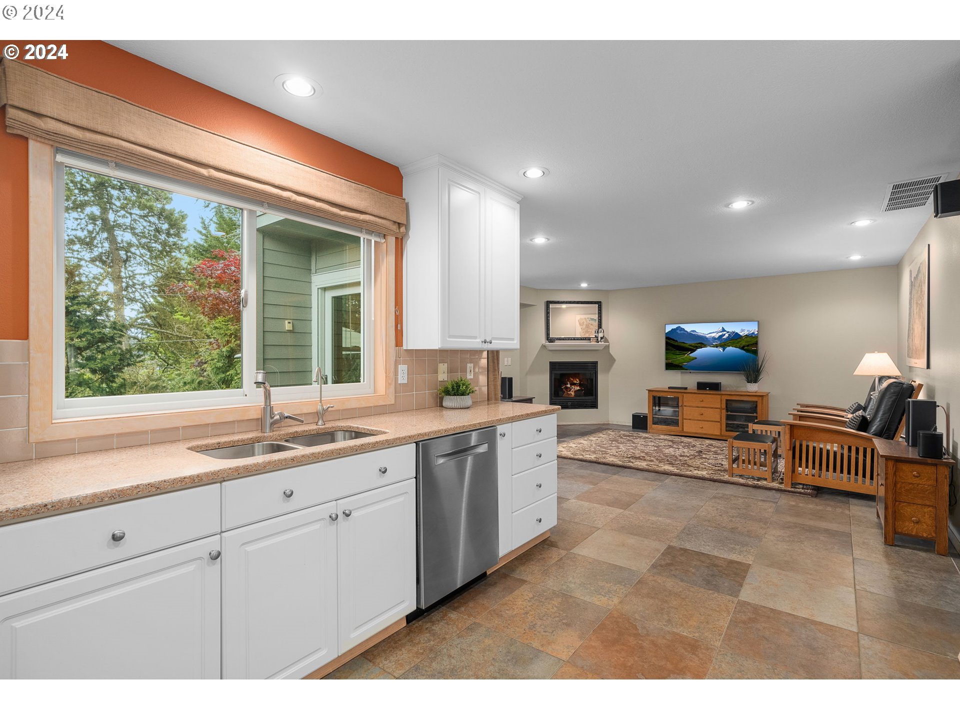 15060 SW HIGHPOINT DR
