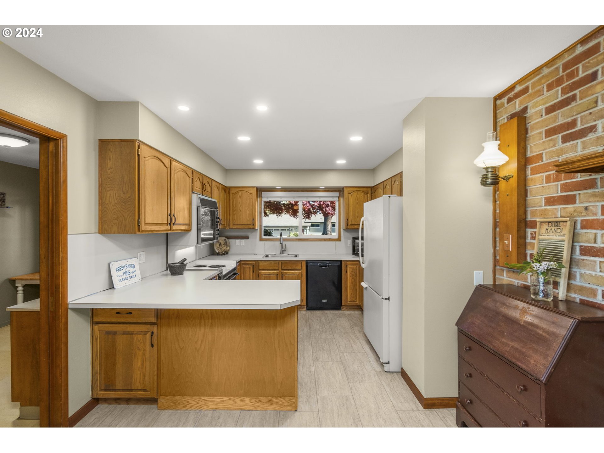 177 NE 14th AVE
