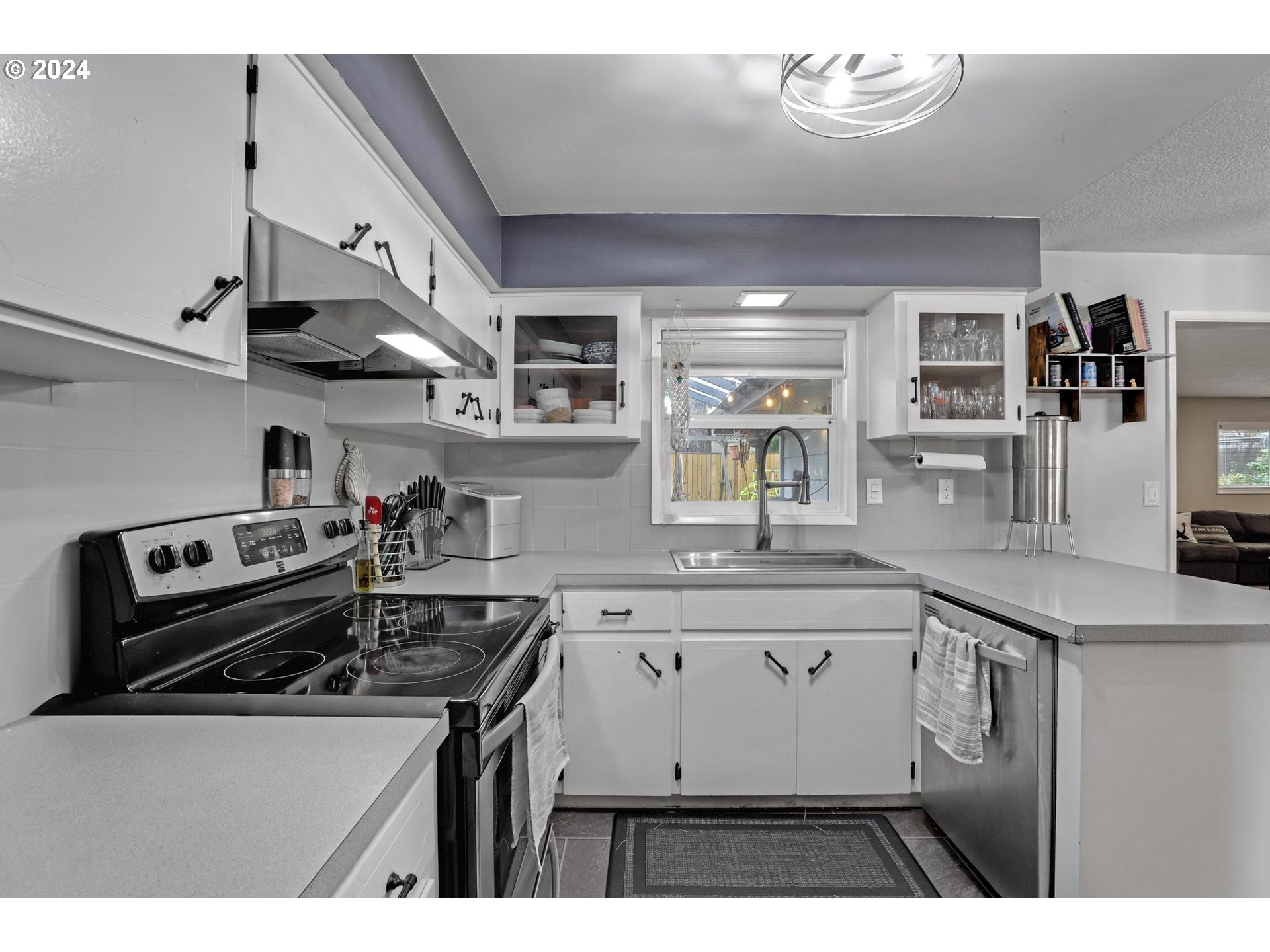 11605 SW BURLCREST DR