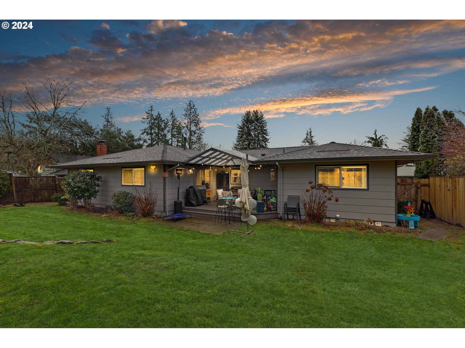 11605 SW BURLCREST DR