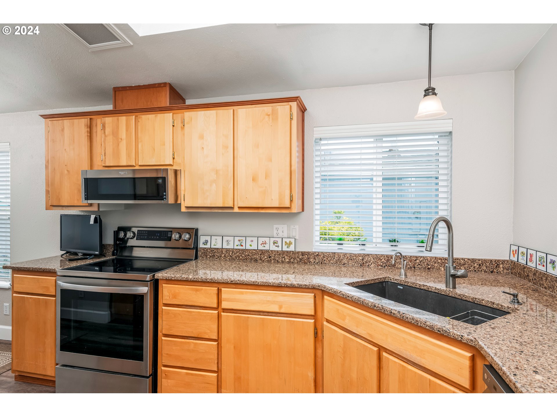 4055 ROYAL AVE 46