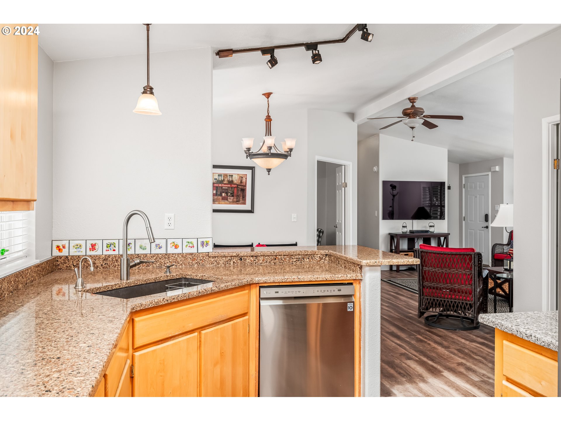 4055 ROYAL AVE 46