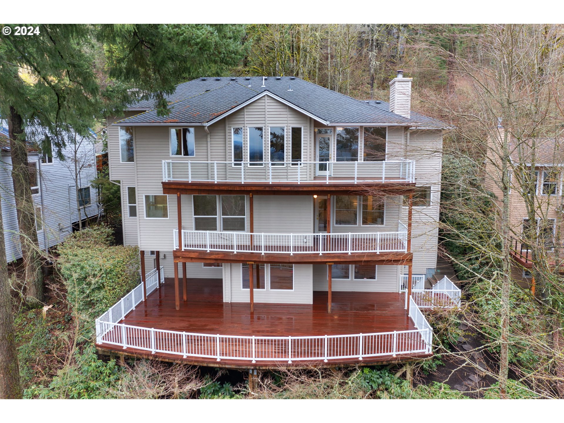 255 SW ALDERIDGE DR