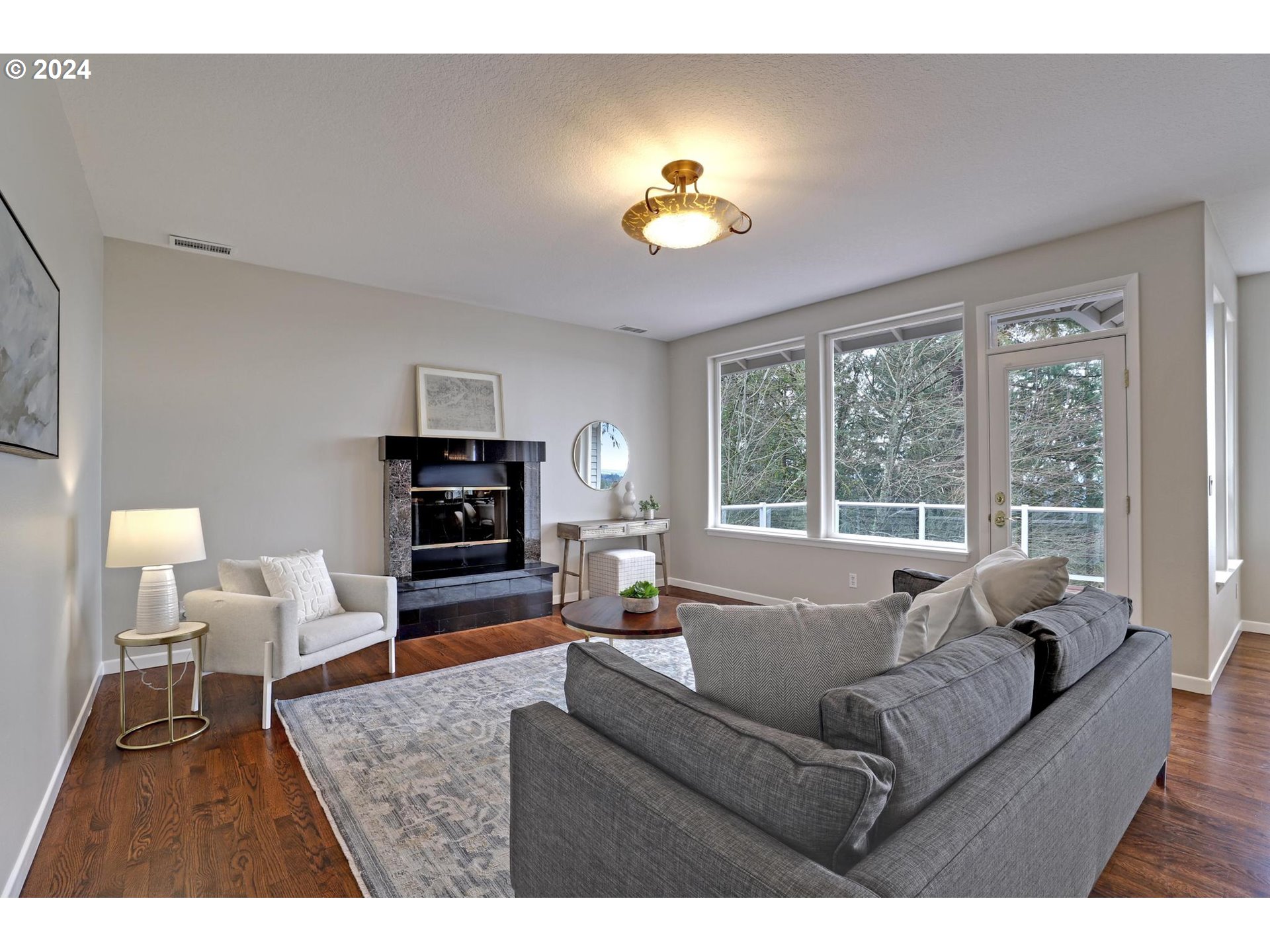 255 SW ALDERIDGE DR