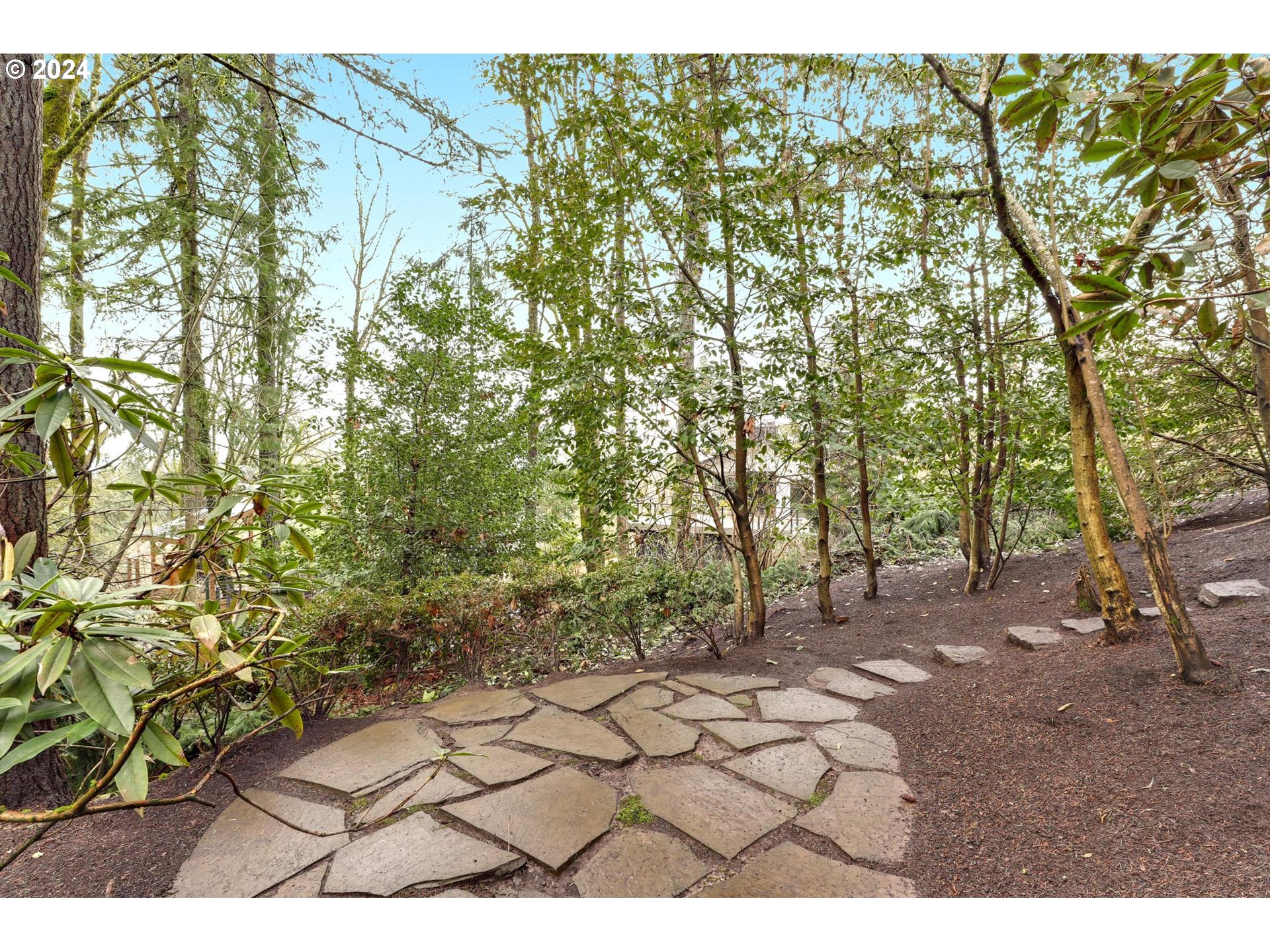 255 SW ALDERIDGE DR