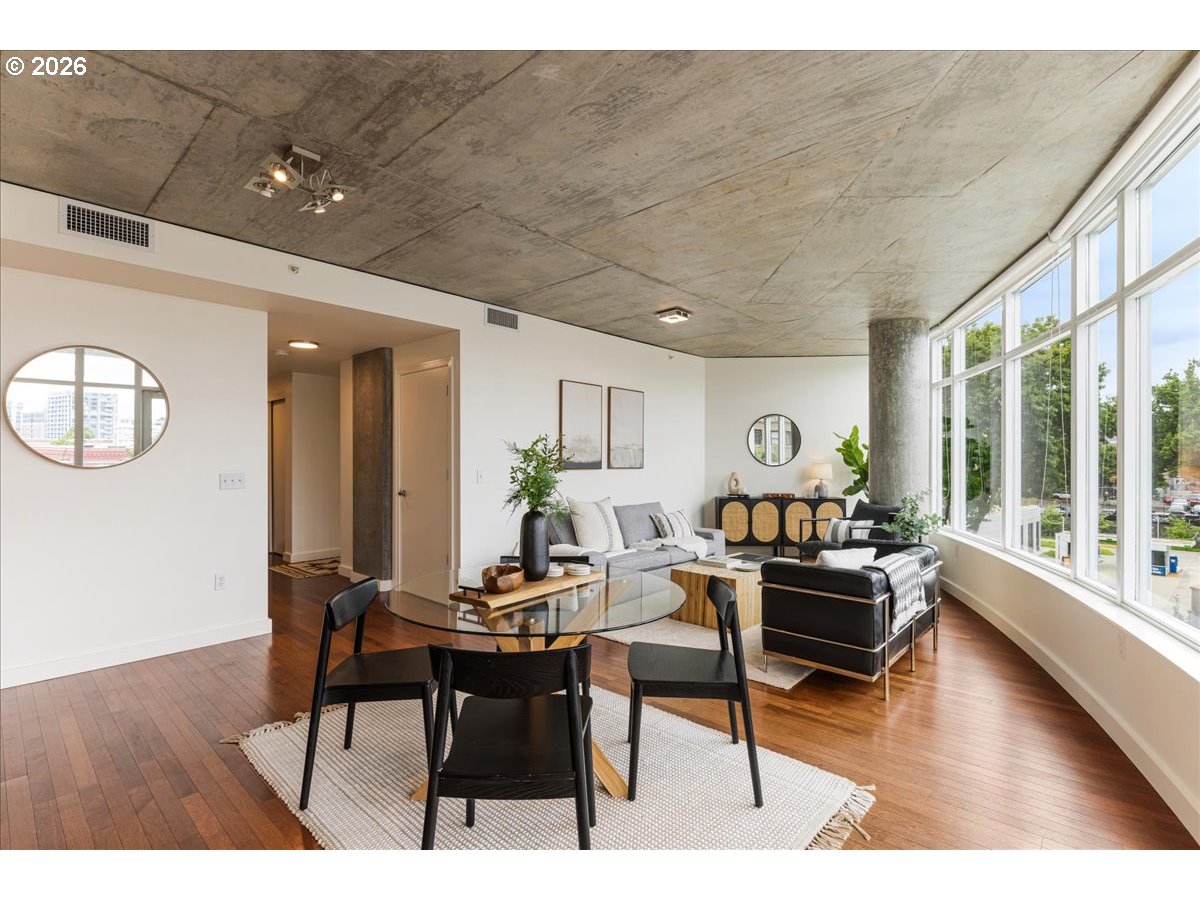 1926 W BURNSIDE ST 301