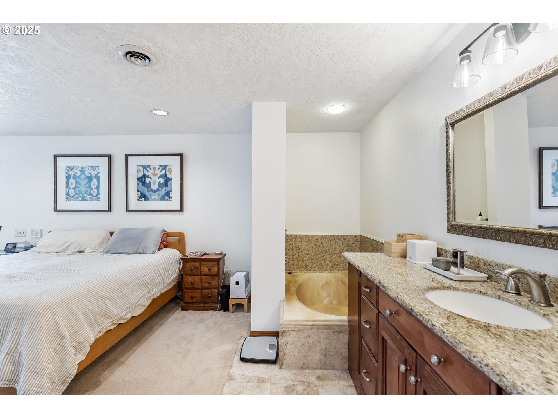 9335 SW VIEW TER
