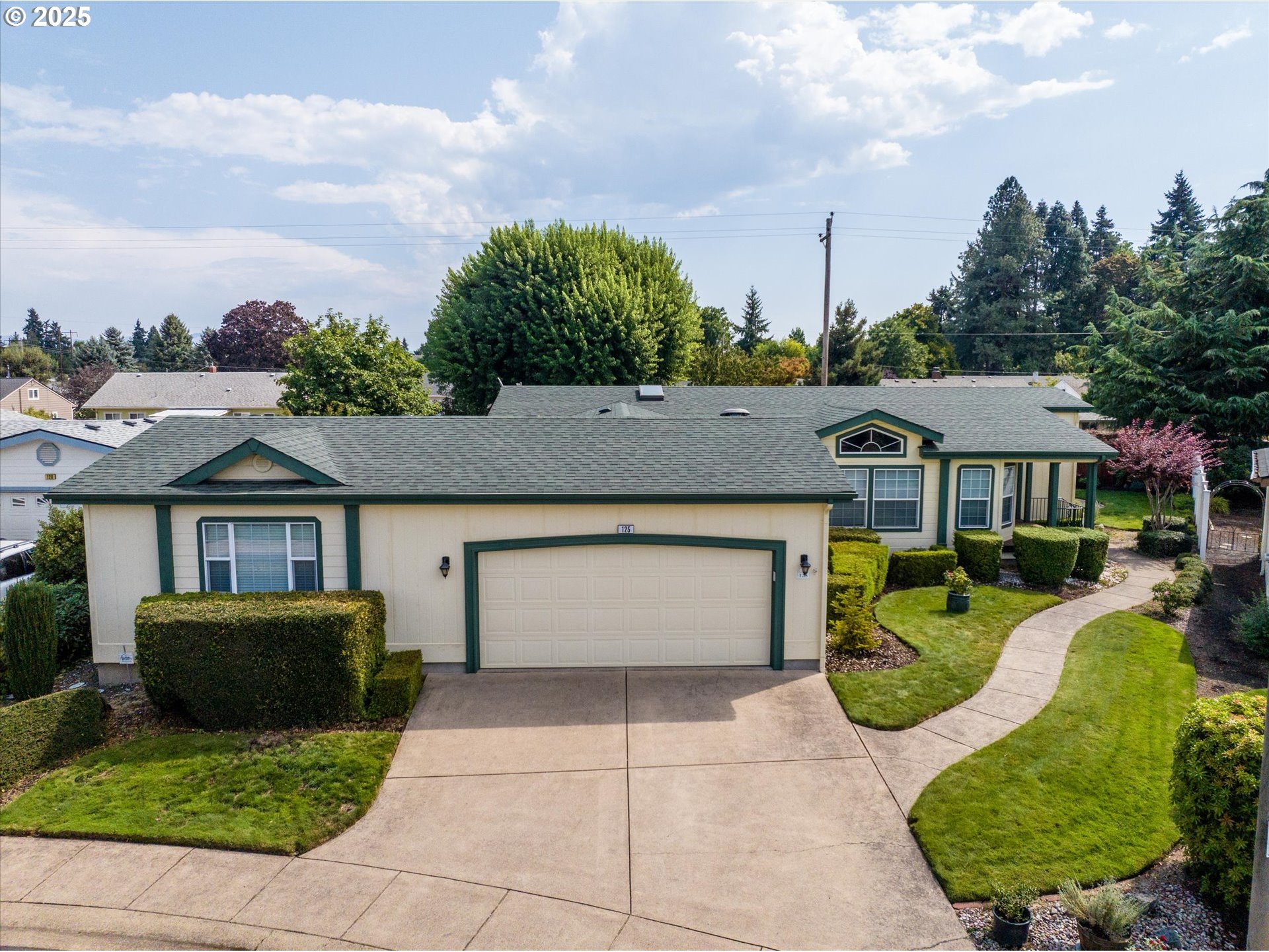 4055 ROYAL AVE 125