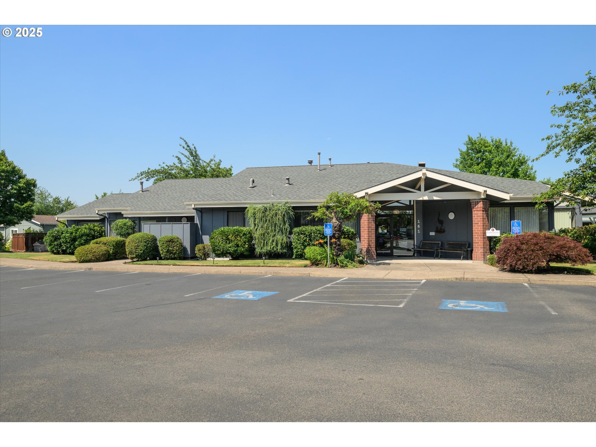 4055 ROYAL AVE 125