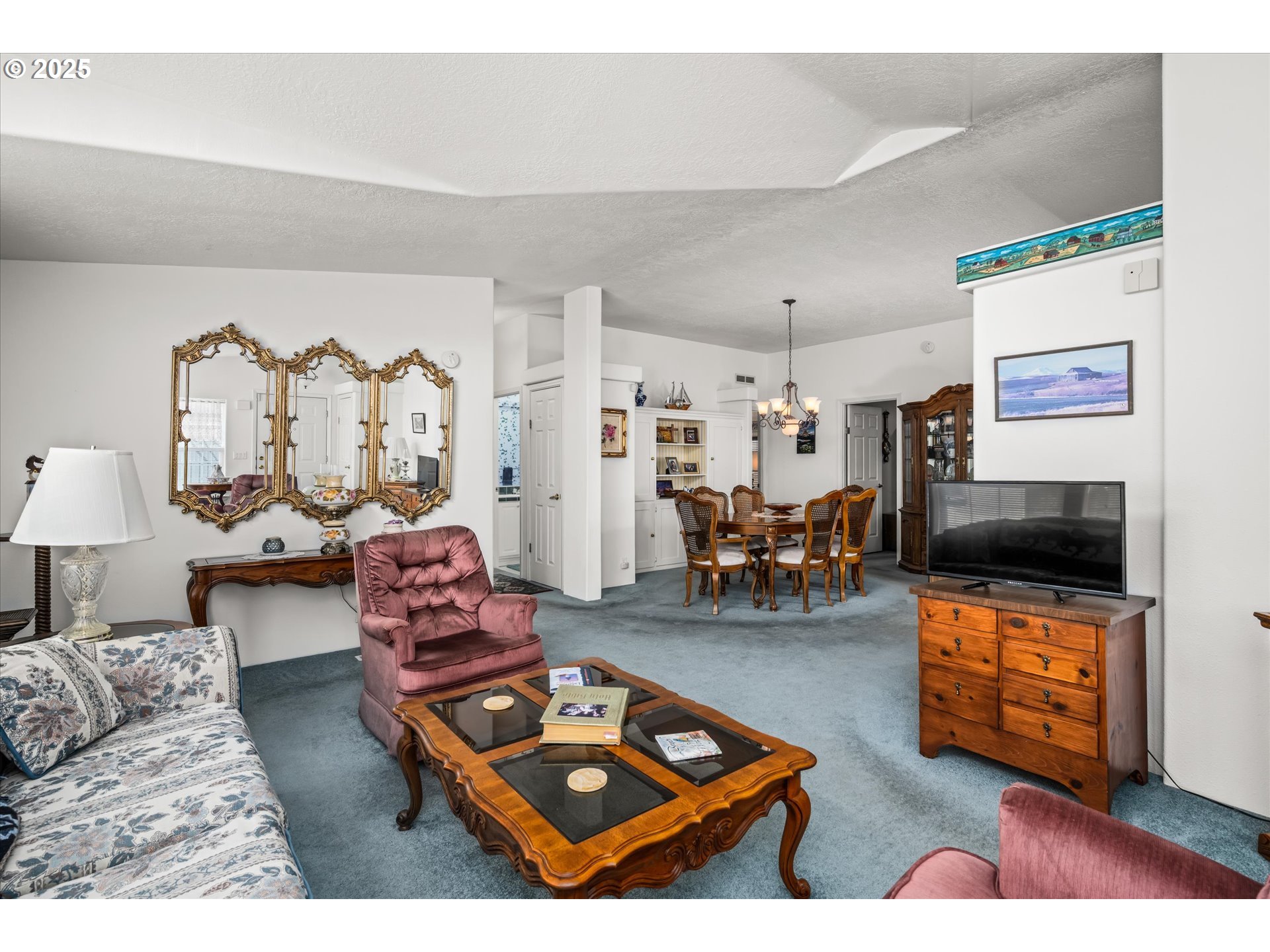 4055 ROYAL AVE 125