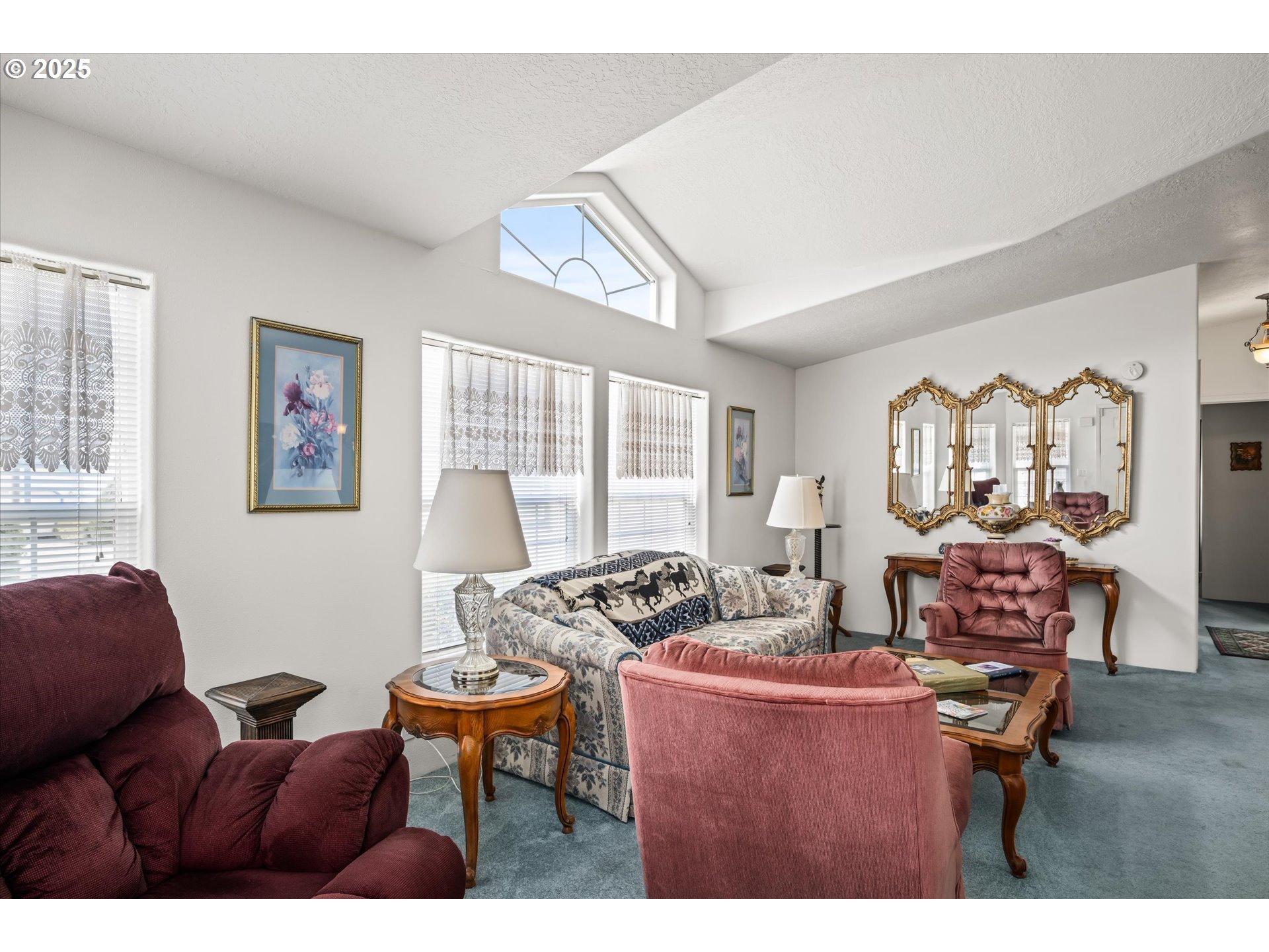 4055 ROYAL AVE 125