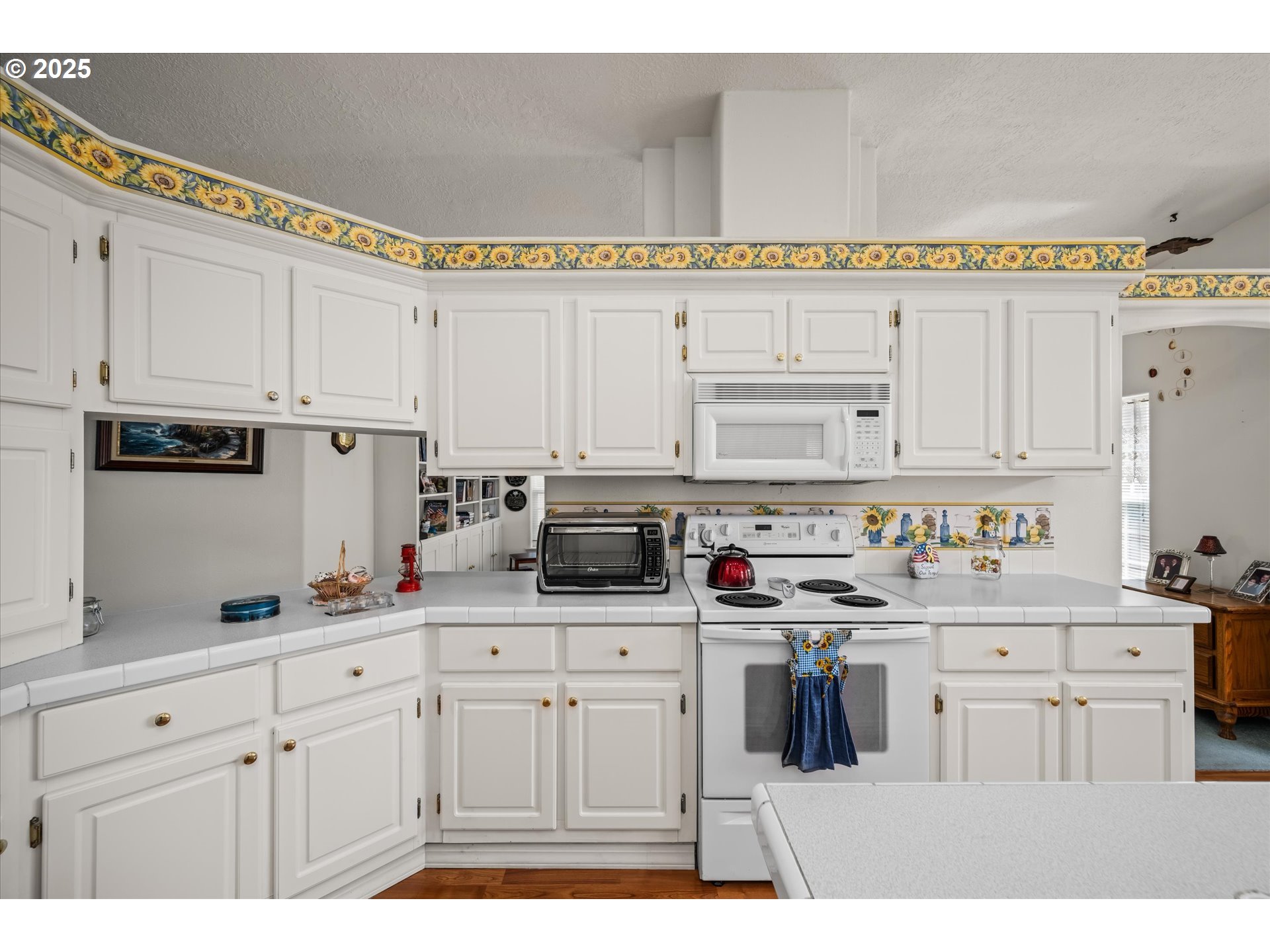 4055 ROYAL AVE 125