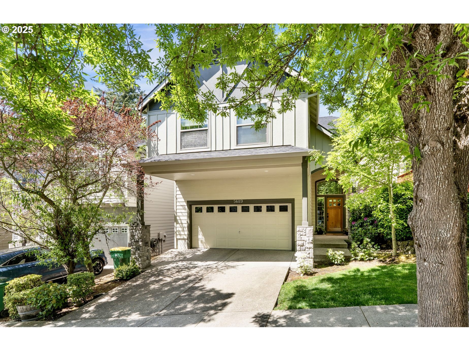 5689 NW LARK MEADOW TER