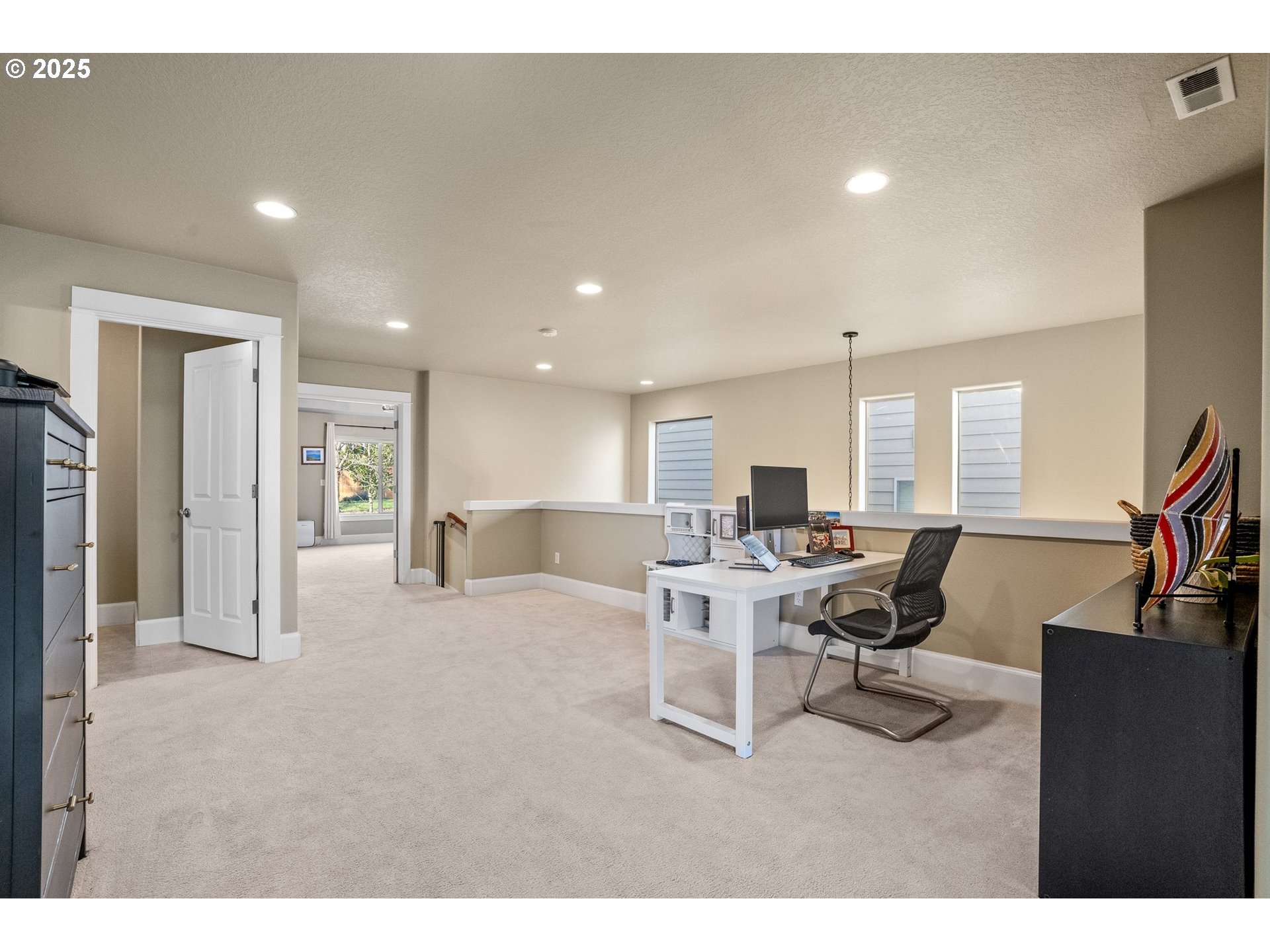 5689 NW LARK MEADOW TER