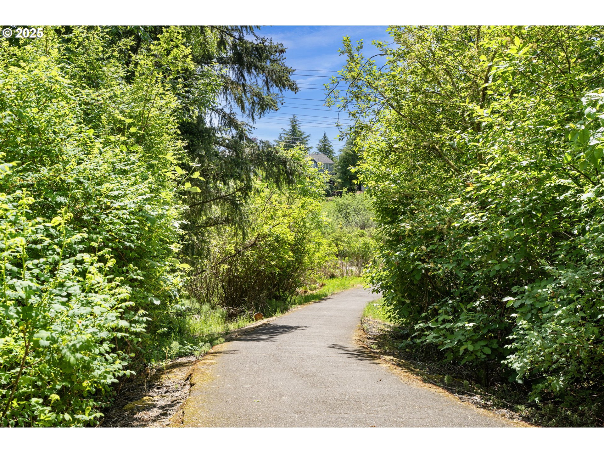 5689 NW LARK MEADOW TER