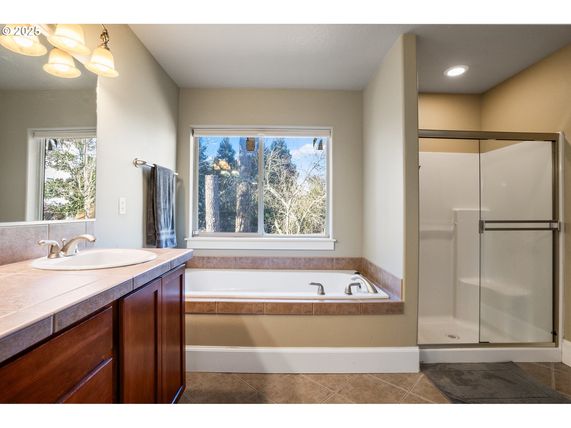 5689 NW LARK MEADOW TER