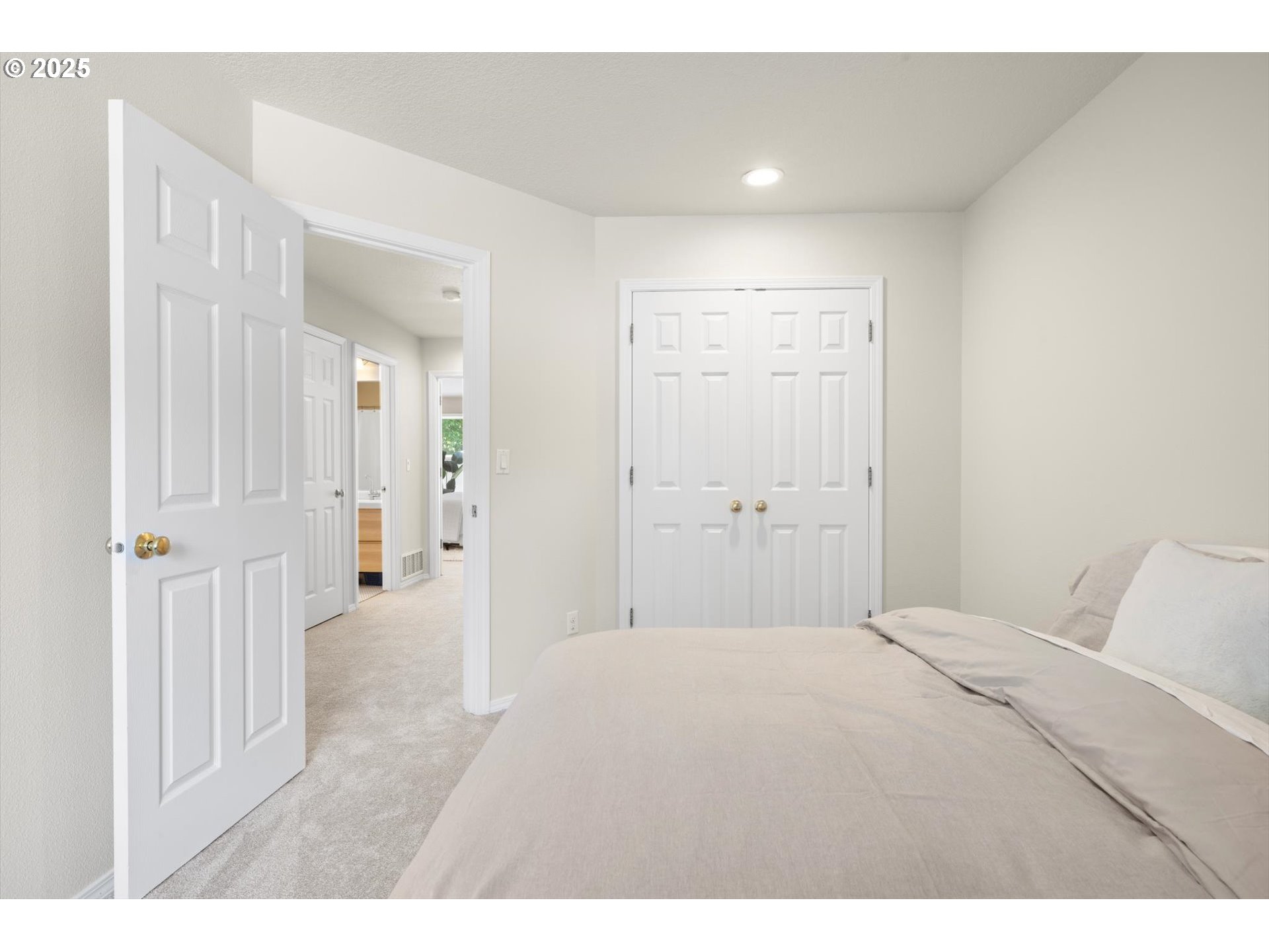 4698 WINTHROP CT