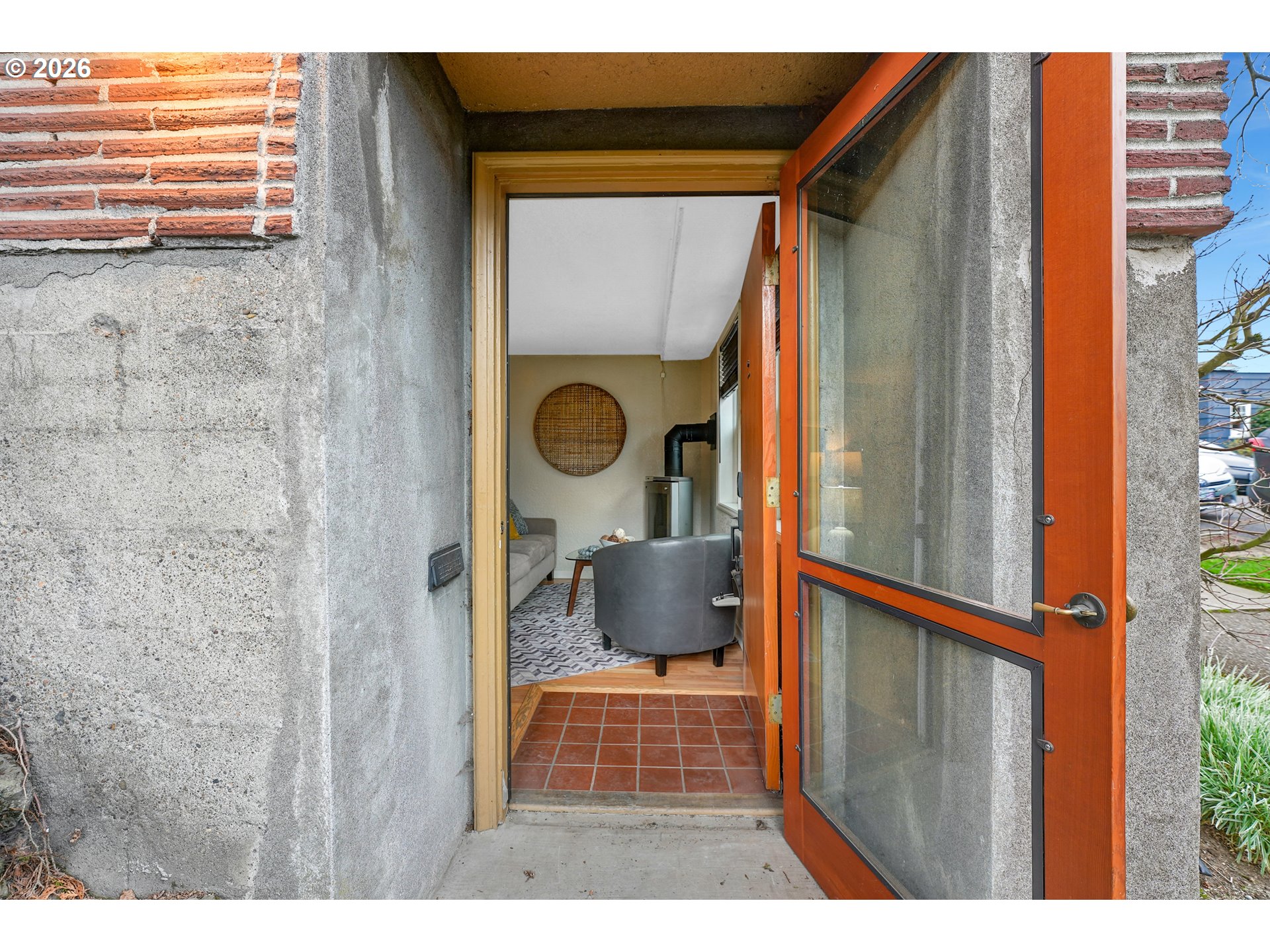 2025 SE CARUTHERS ST 24