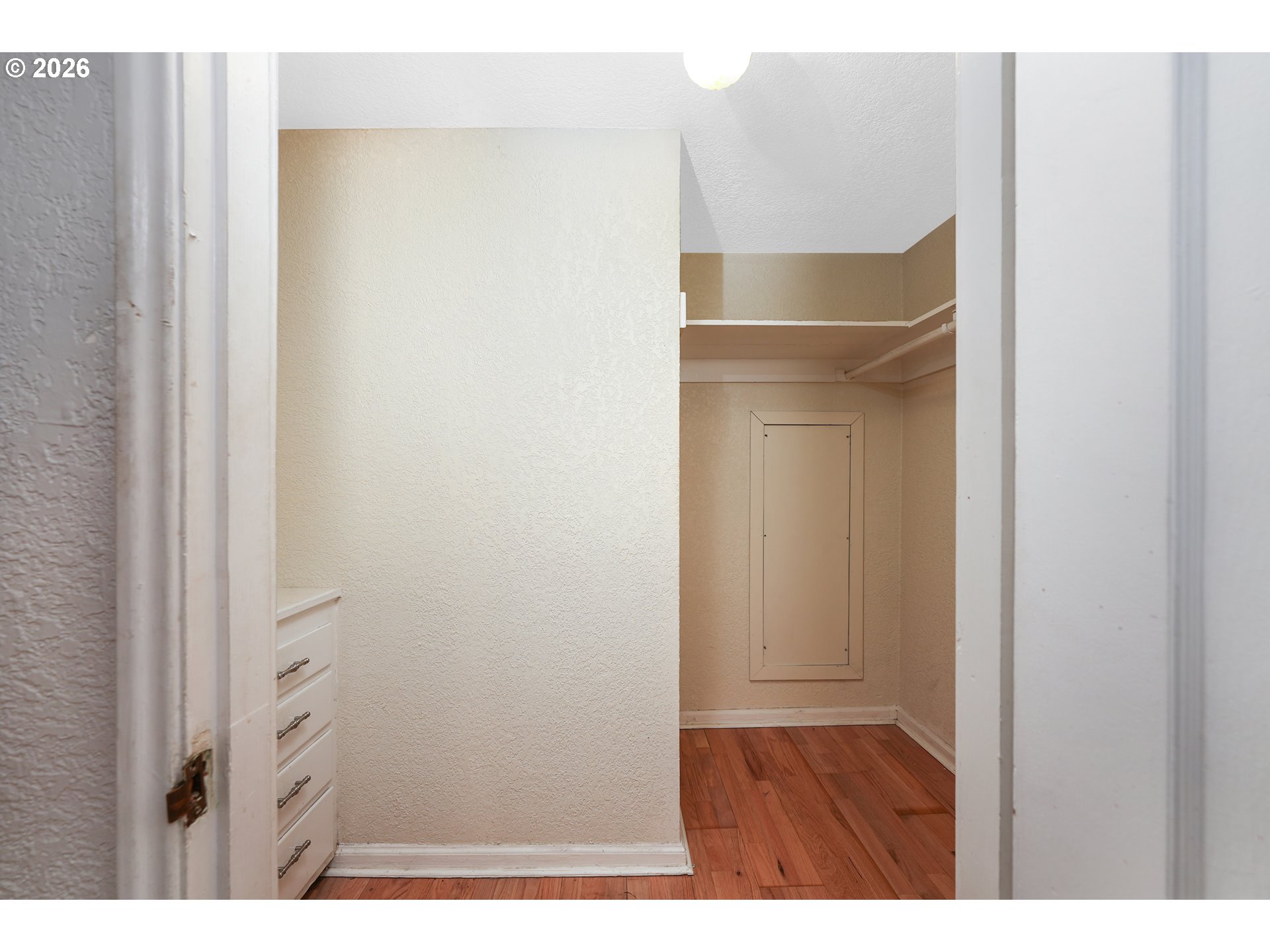 2025 SE CARUTHERS ST 24