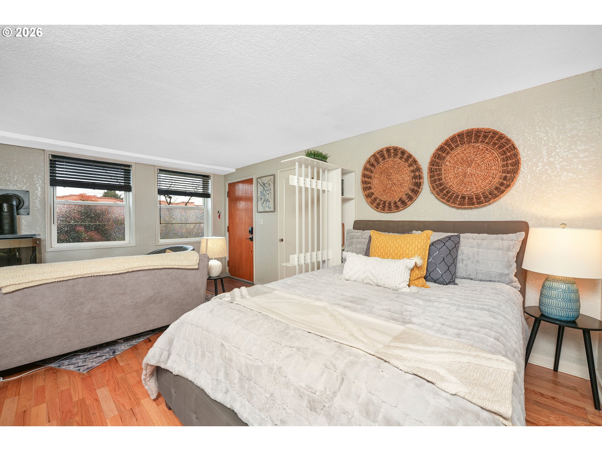 2025 SE CARUTHERS ST 24