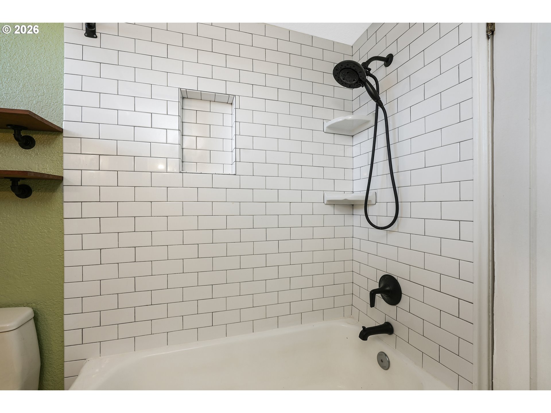 2025 SE CARUTHERS ST 24