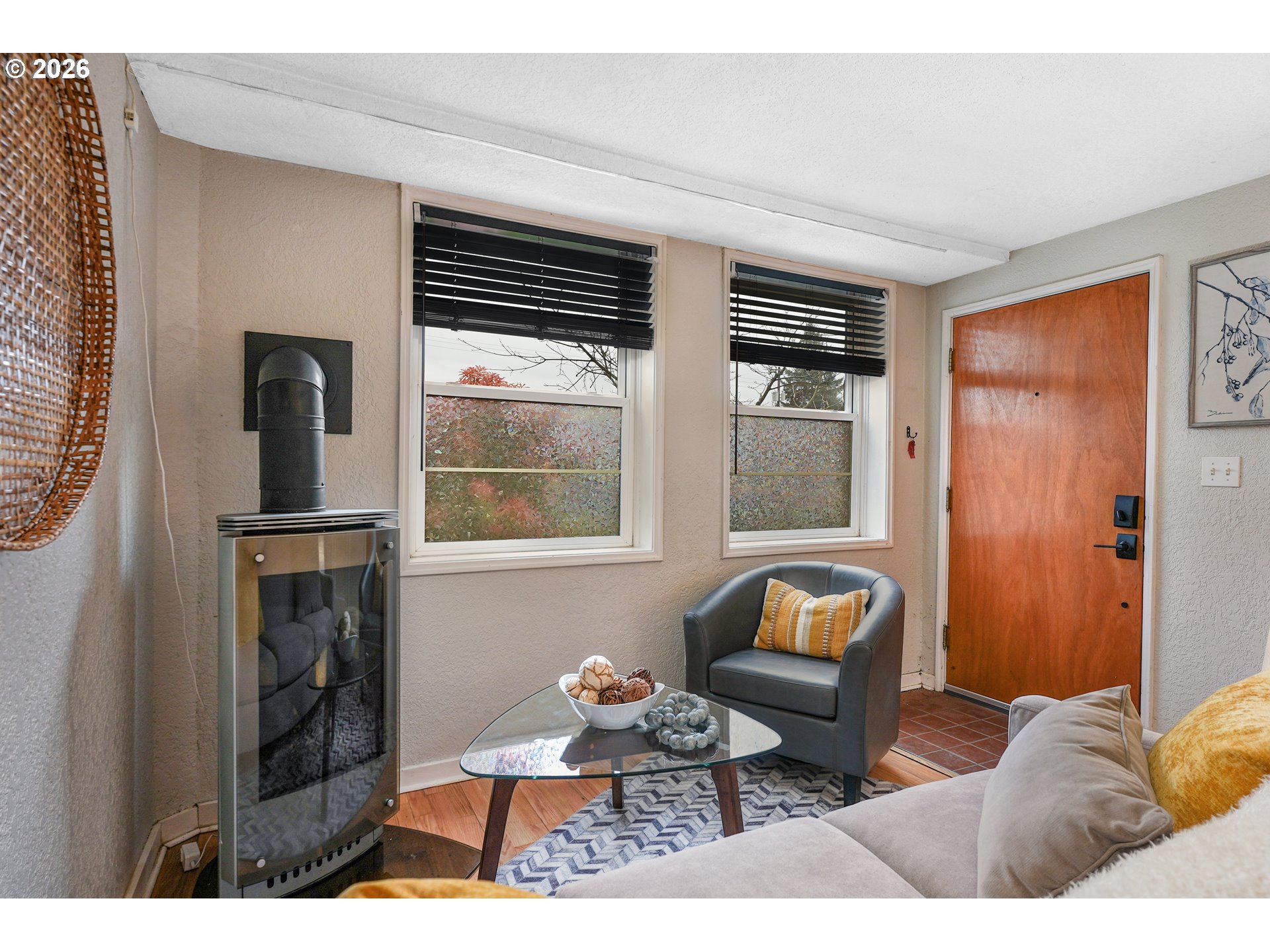 2025 SE CARUTHERS ST 24