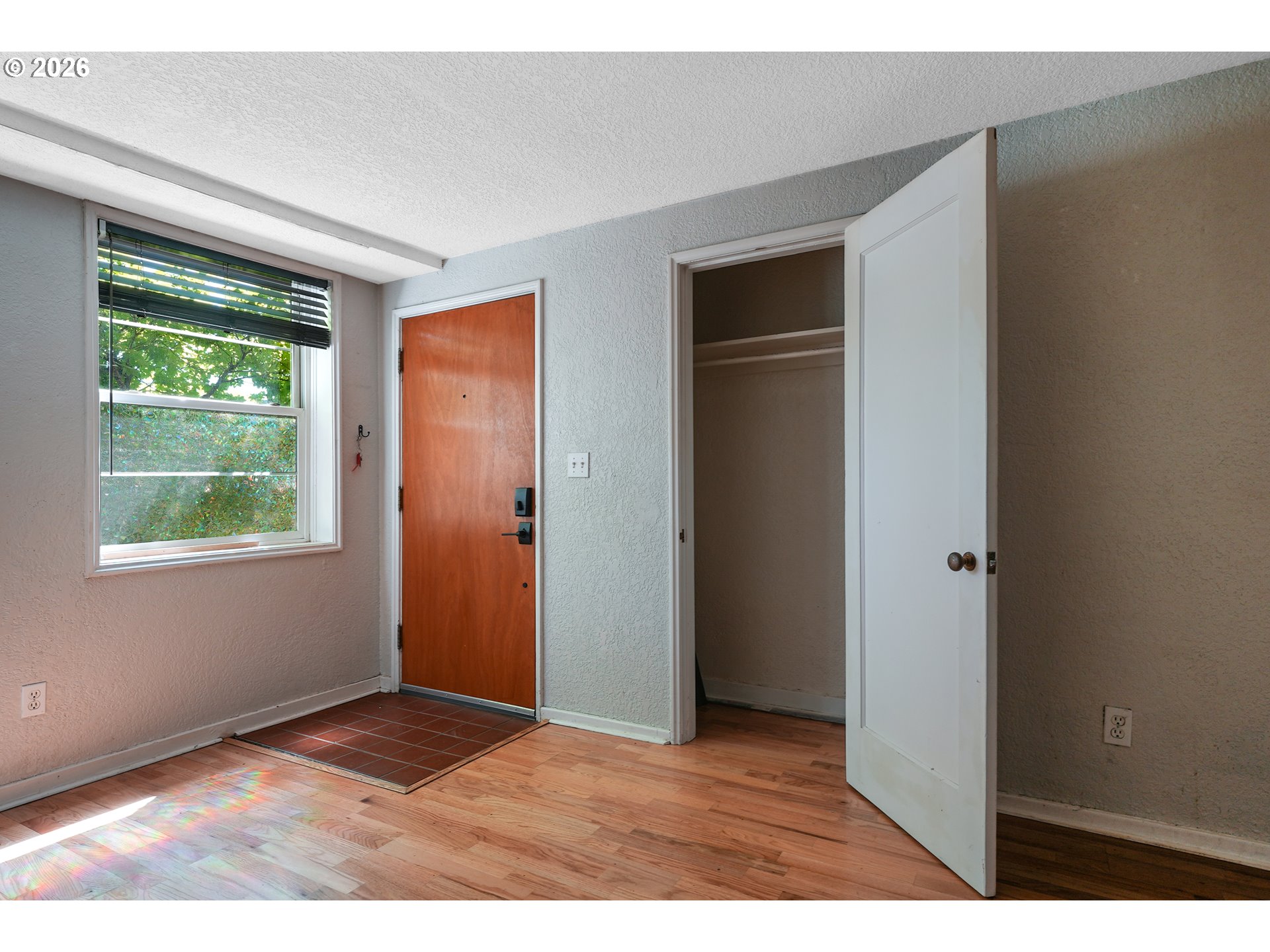 2025 SE CARUTHERS ST 24