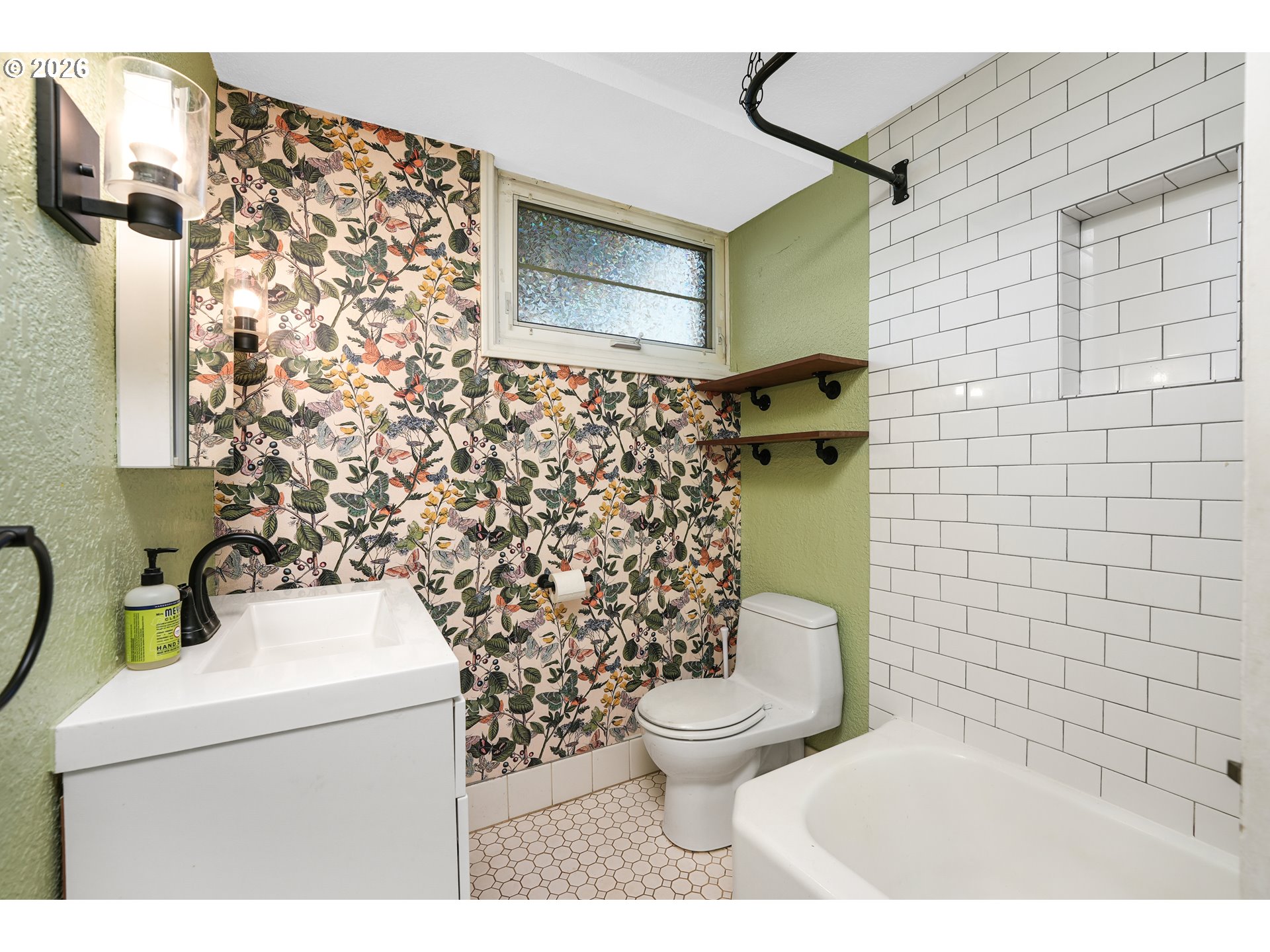 2025 SE CARUTHERS ST 24