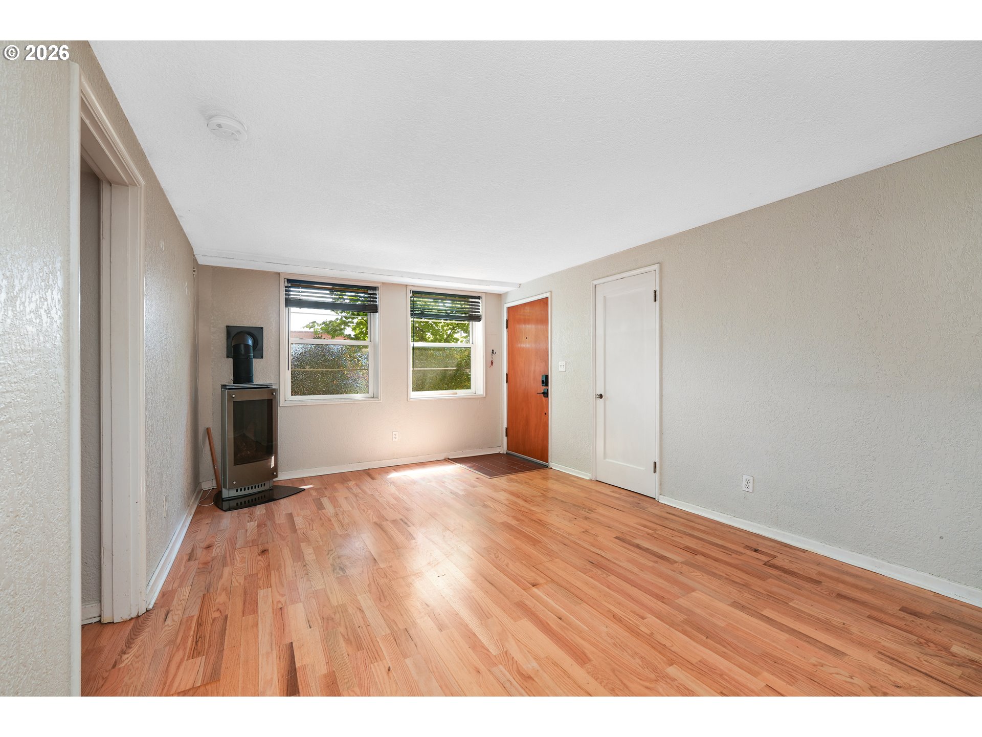 2025 SE CARUTHERS ST 24