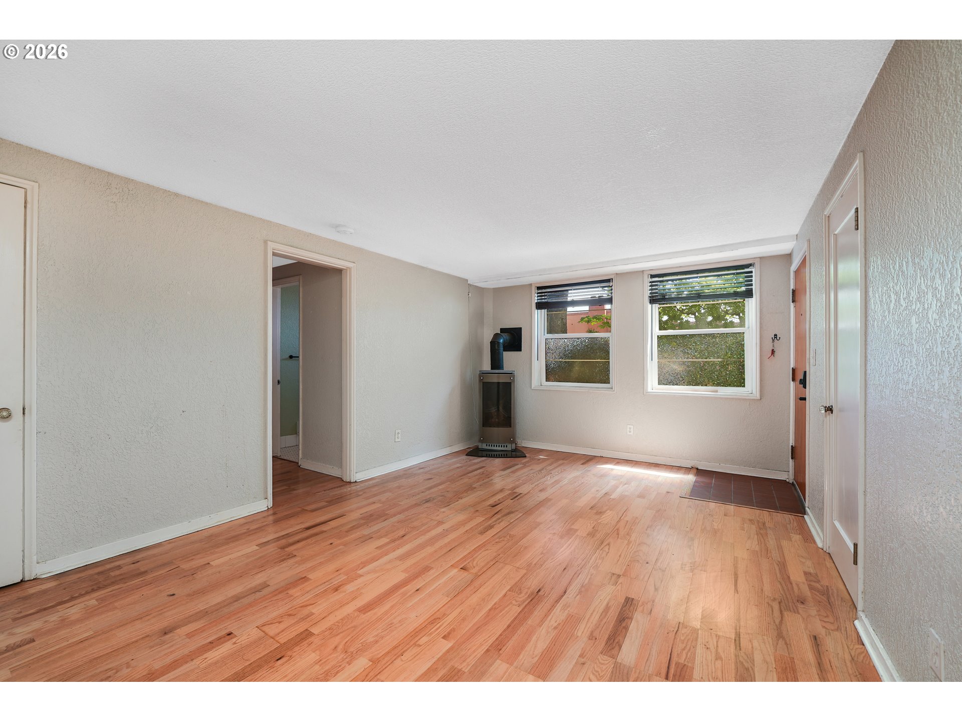 2025 SE CARUTHERS ST 24