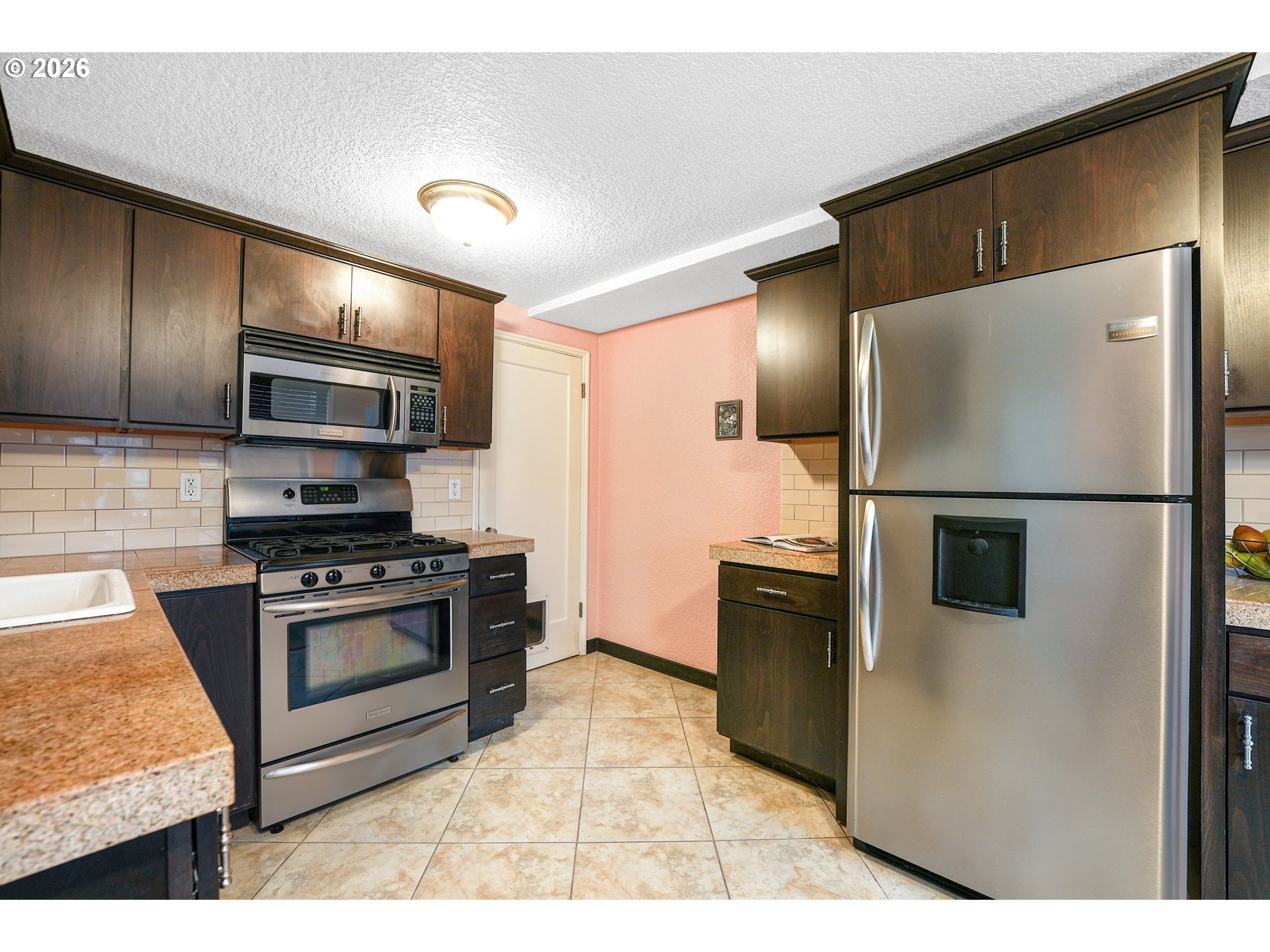 2025 SE CARUTHERS ST 24