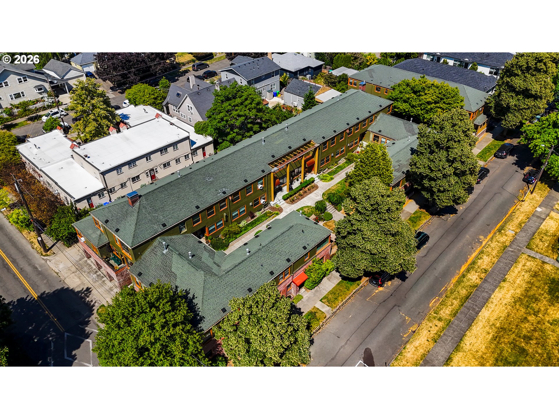 2025 SE CARUTHERS ST 24