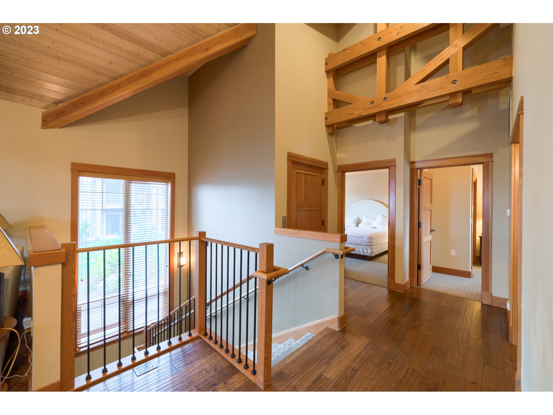 132 E SURFCREST AVE C1i