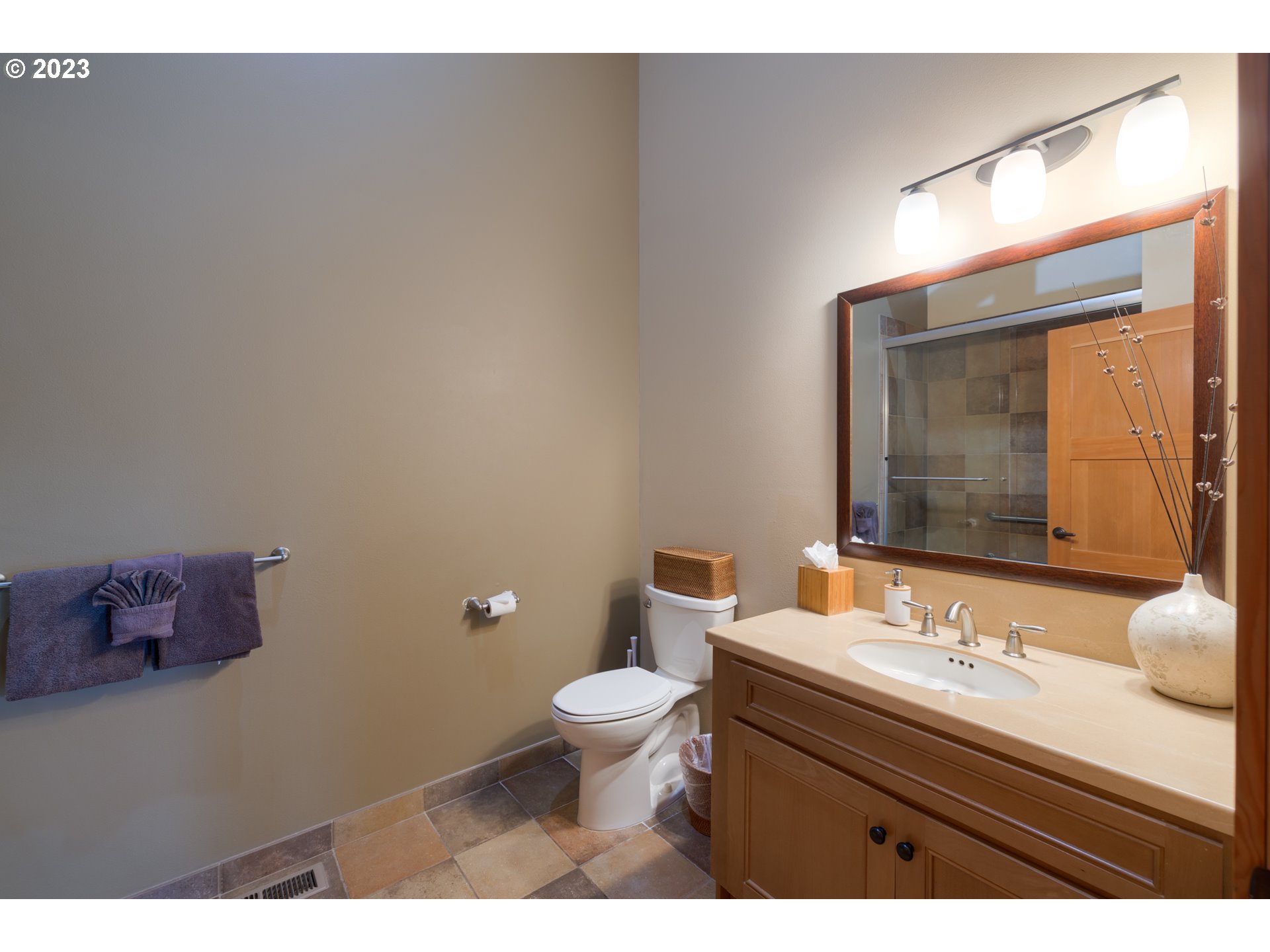 132 E SURFCREST AVE C1i