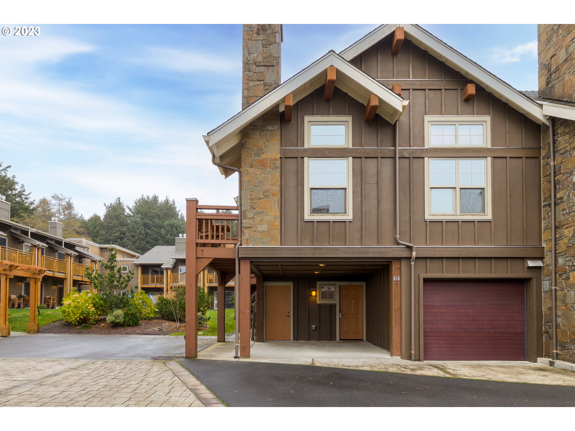 132 E SURFCREST AVE C1i