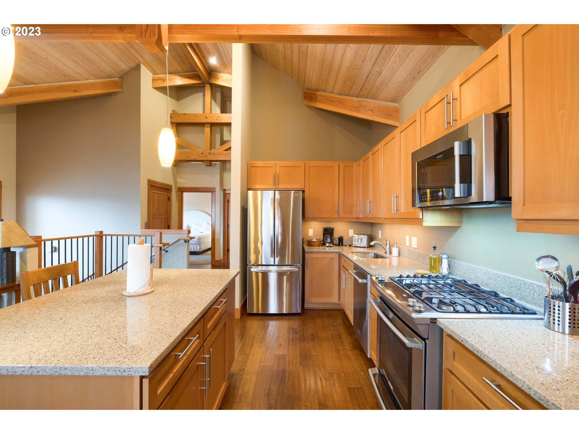 132 E SURFCREST AVE C1i