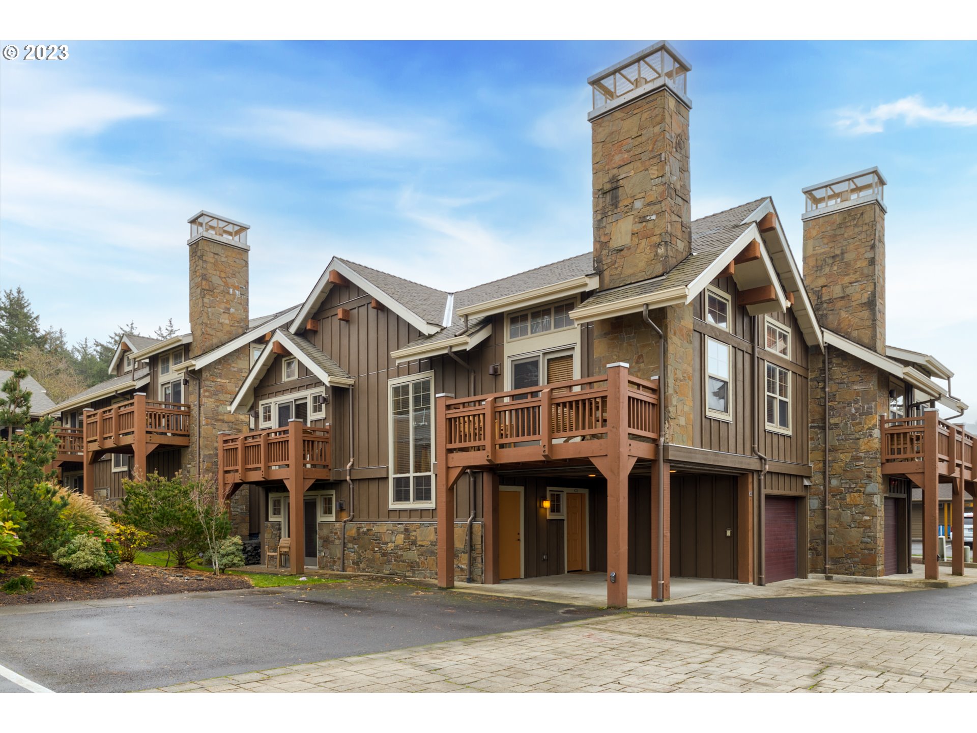 132 E SURFCREST AVE C1i