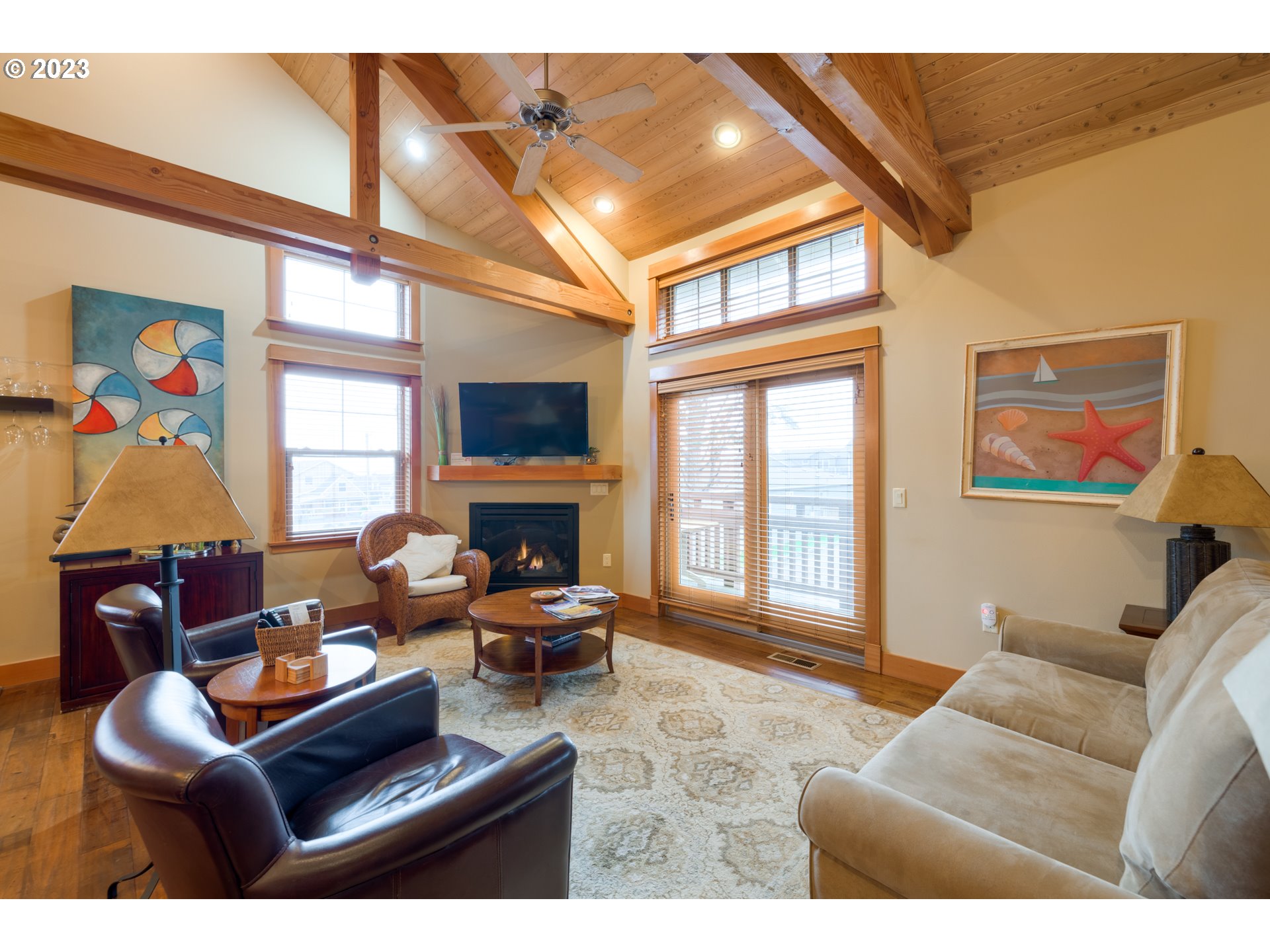 132 E SURFCREST AVE C1i