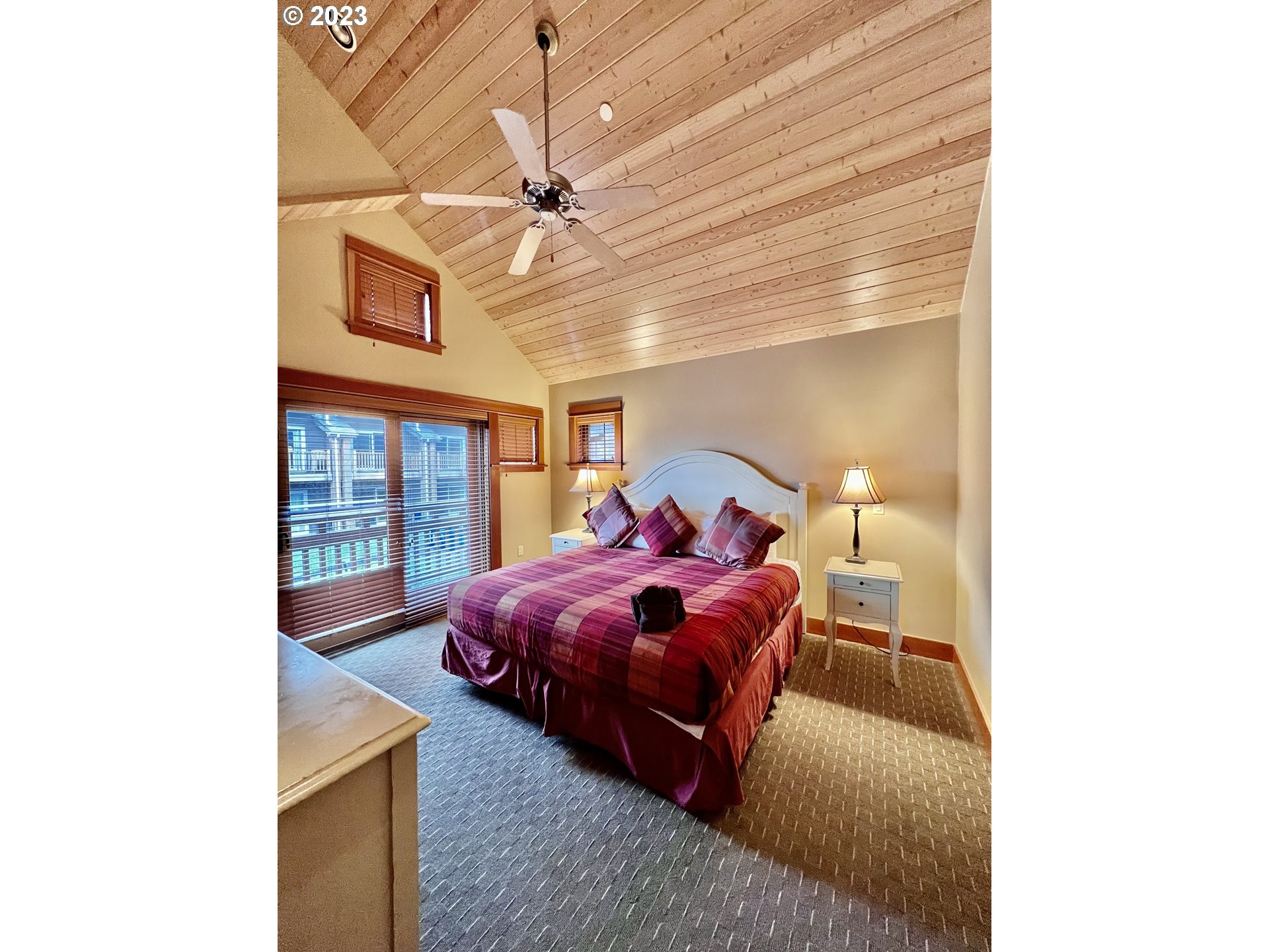 132 E SURFCREST AVE C1i