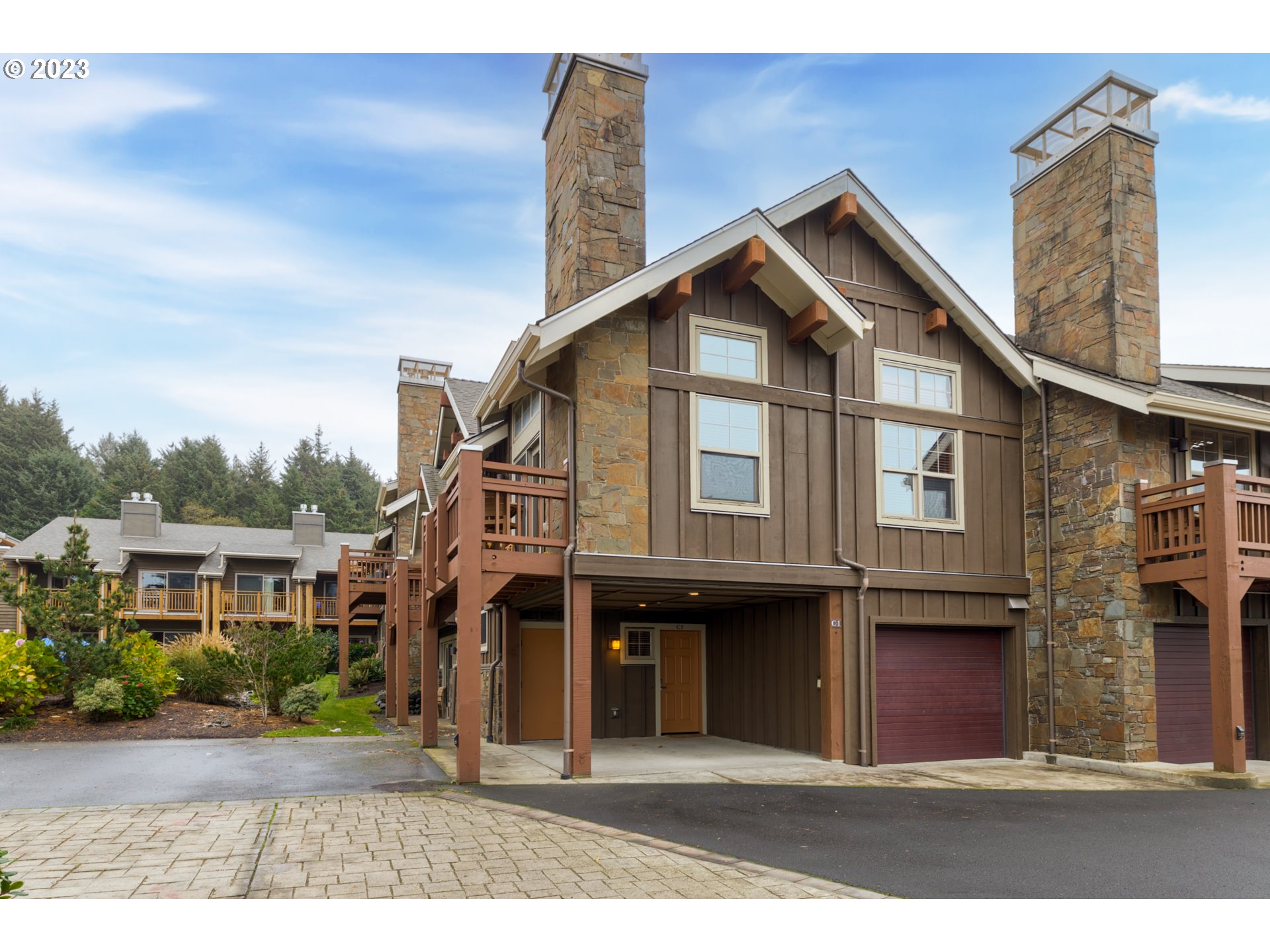 132 E SURFCREST AVE C1i