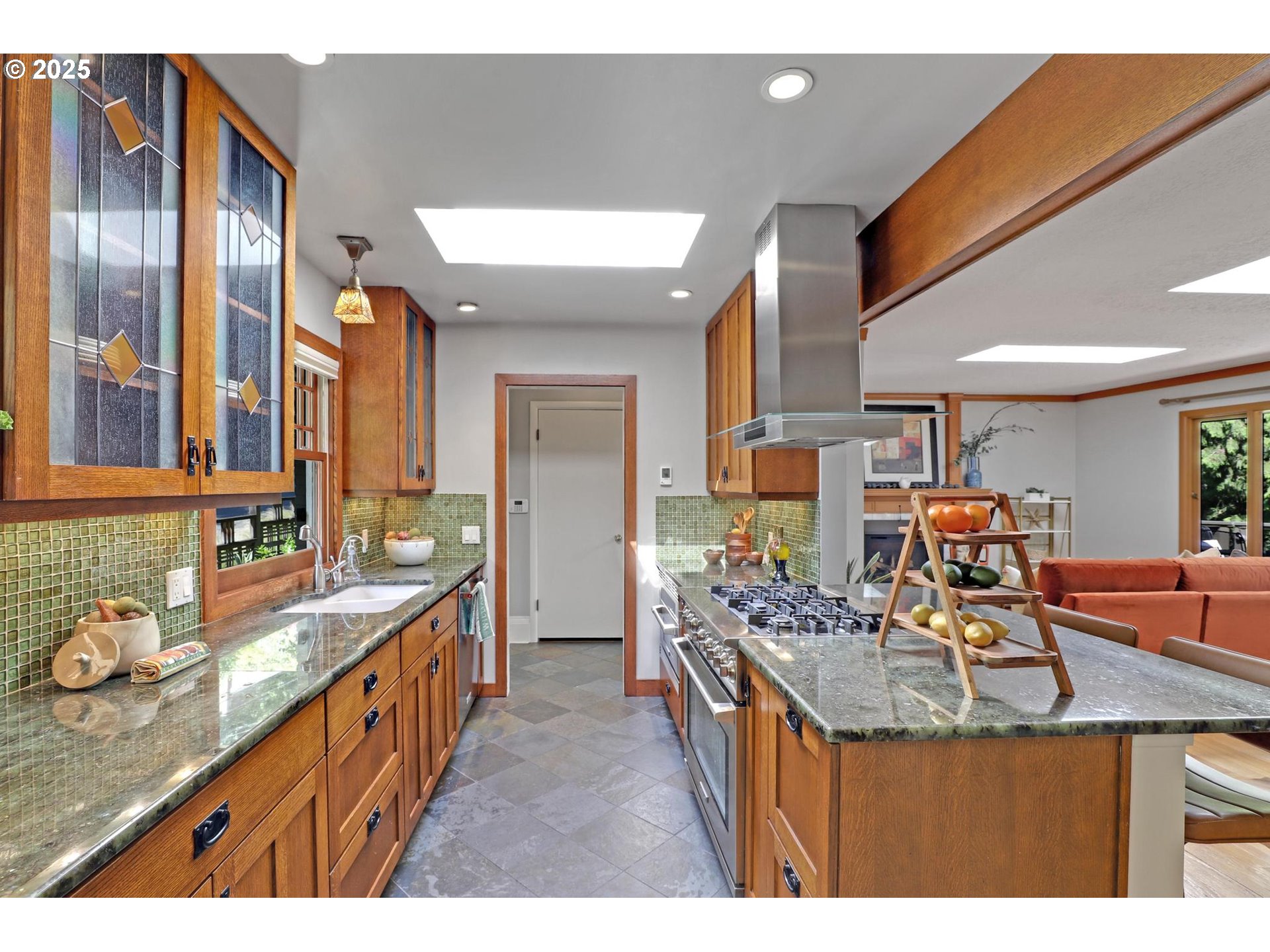 2967 SW CHAMPLAIN DR