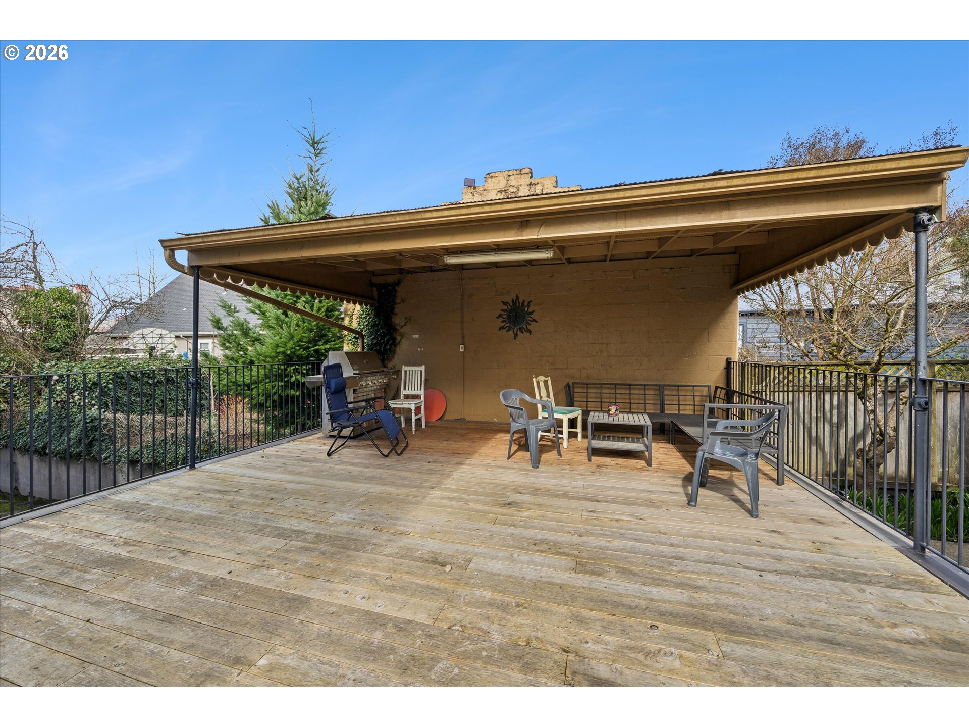 2025 SE CARUTHERS ST 18