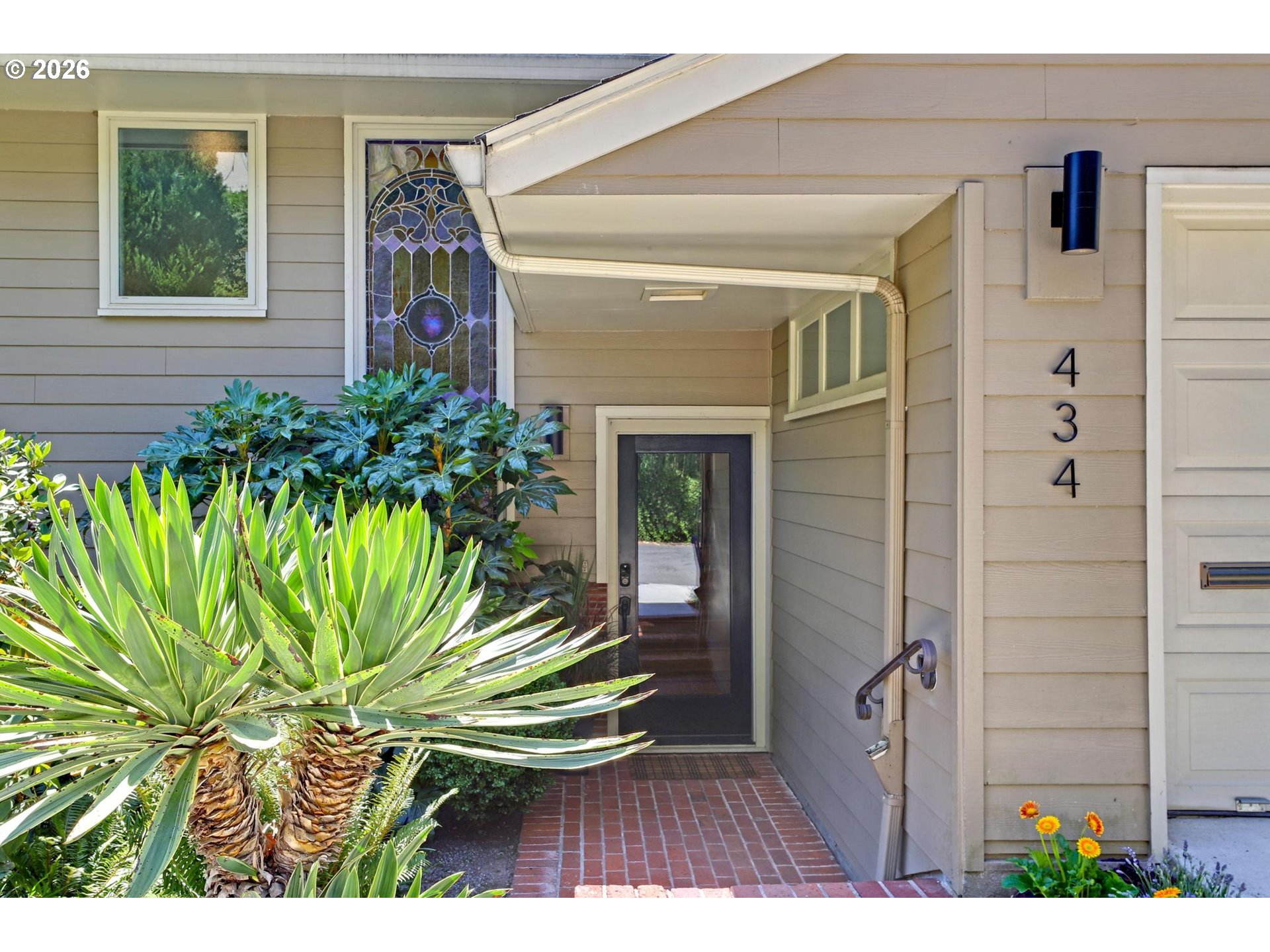434 NW HERMOSA BLVD