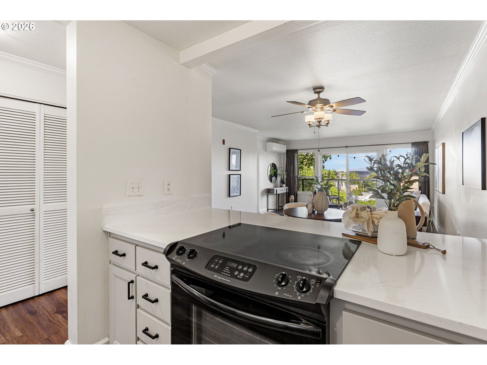 1033 SW GIBBS ST 105
