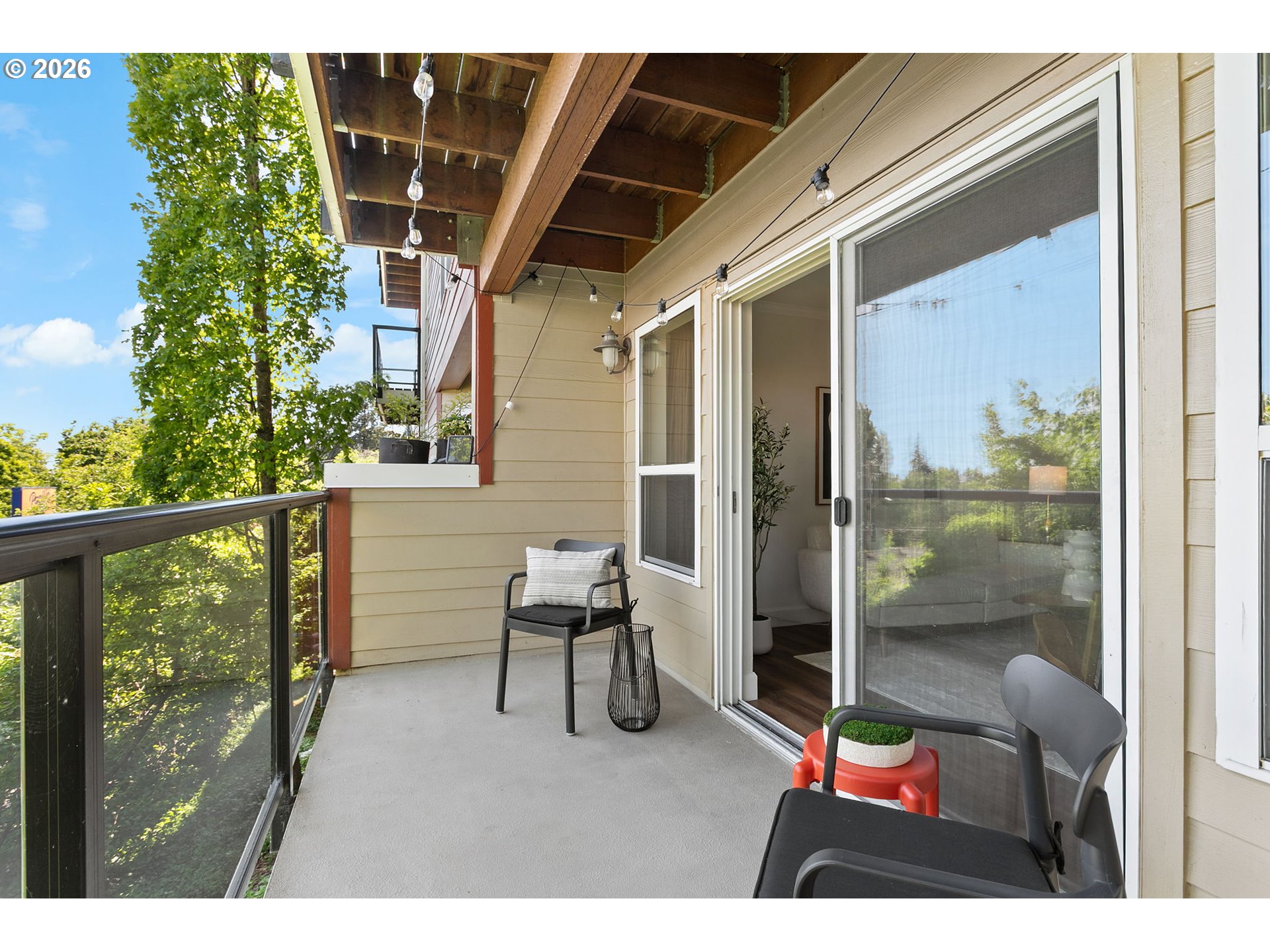 1033 SW GIBBS ST 105
