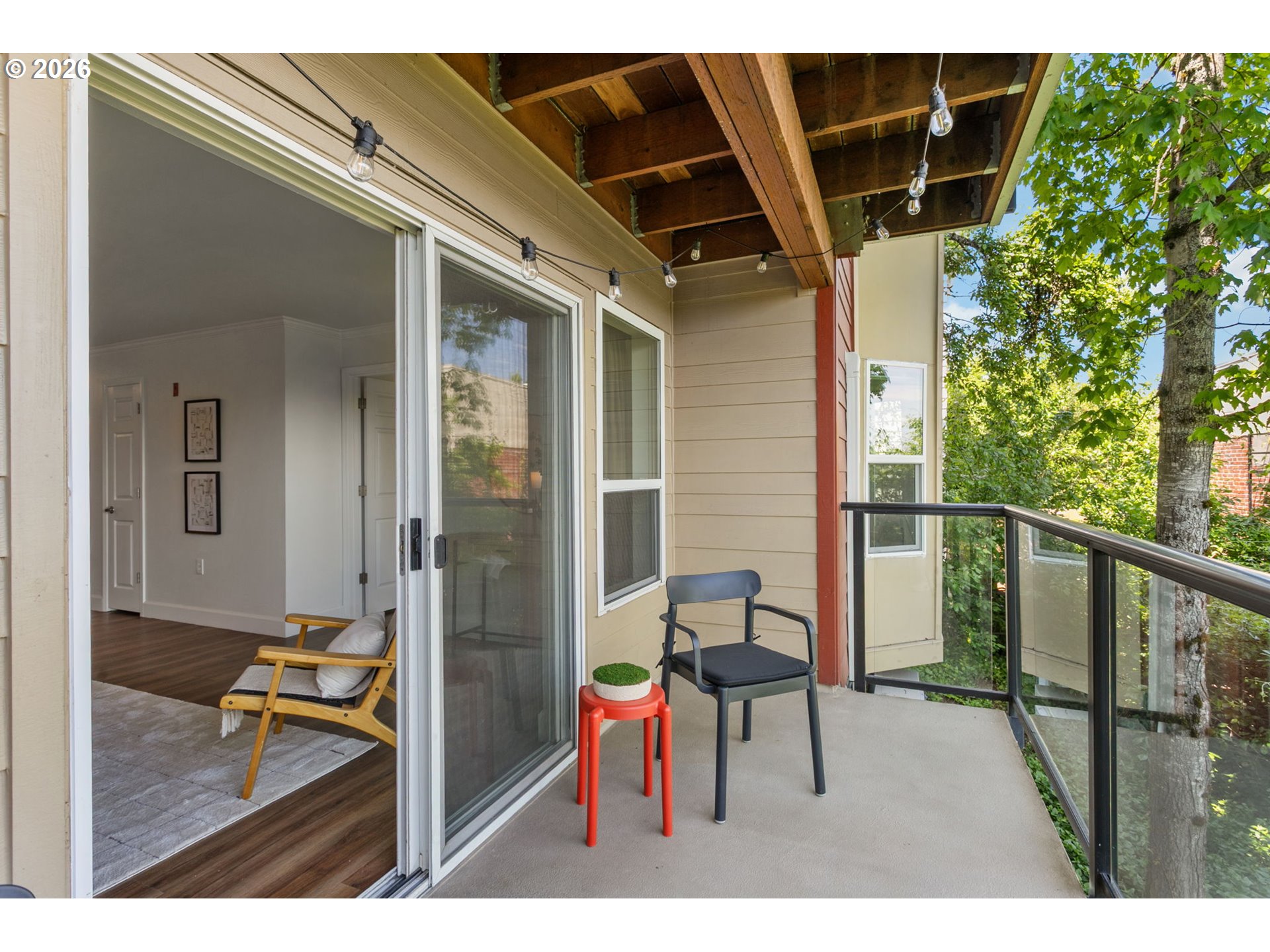 1033 SW GIBBS ST 105