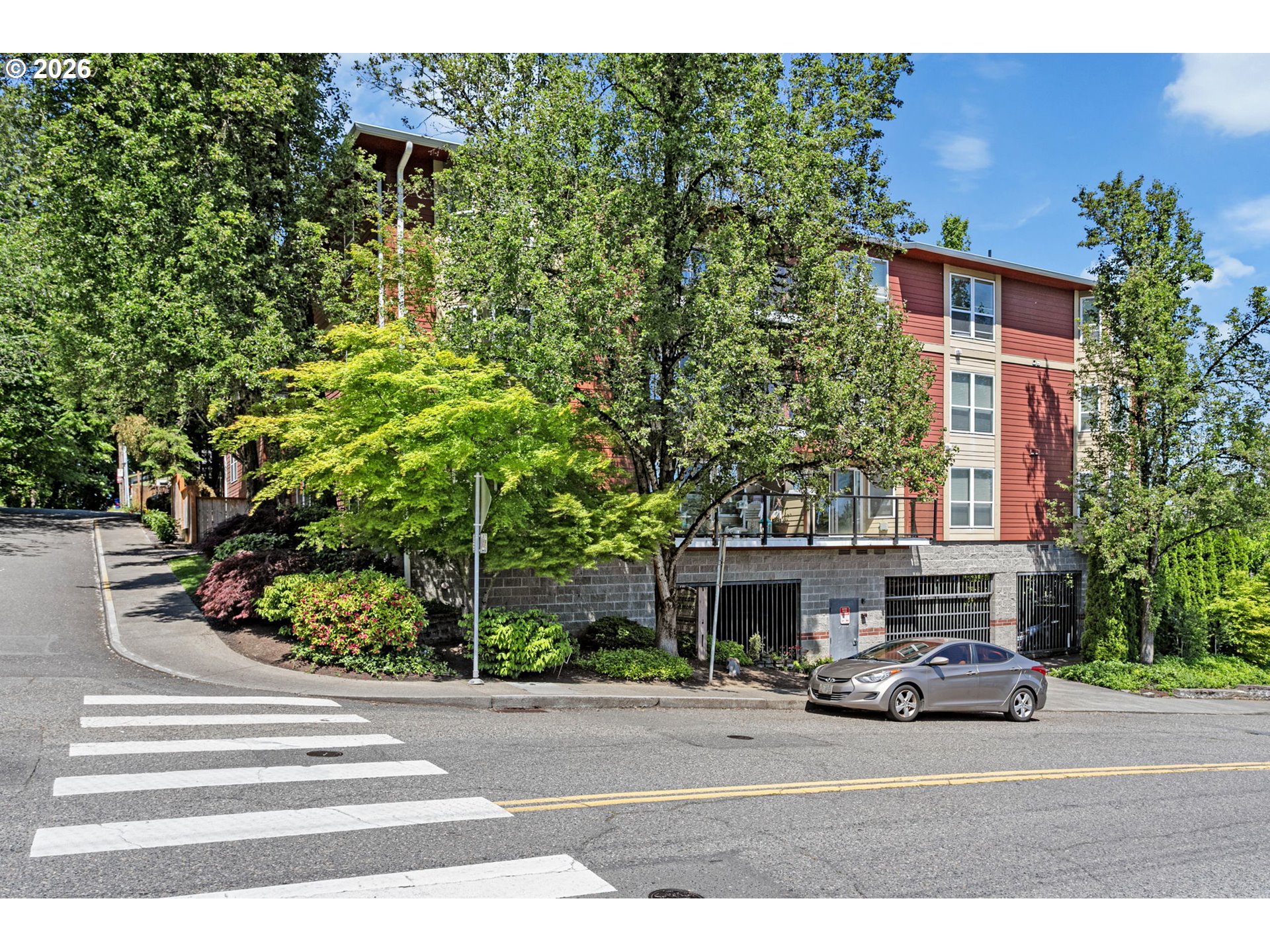 1033 SW GIBBS ST 105