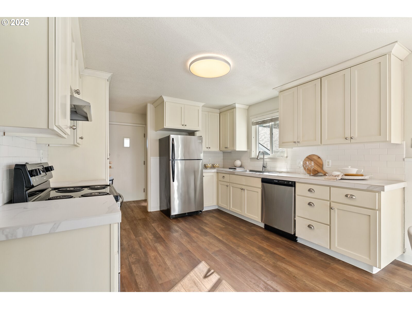 7528 SE WOODSTOCK BLVD