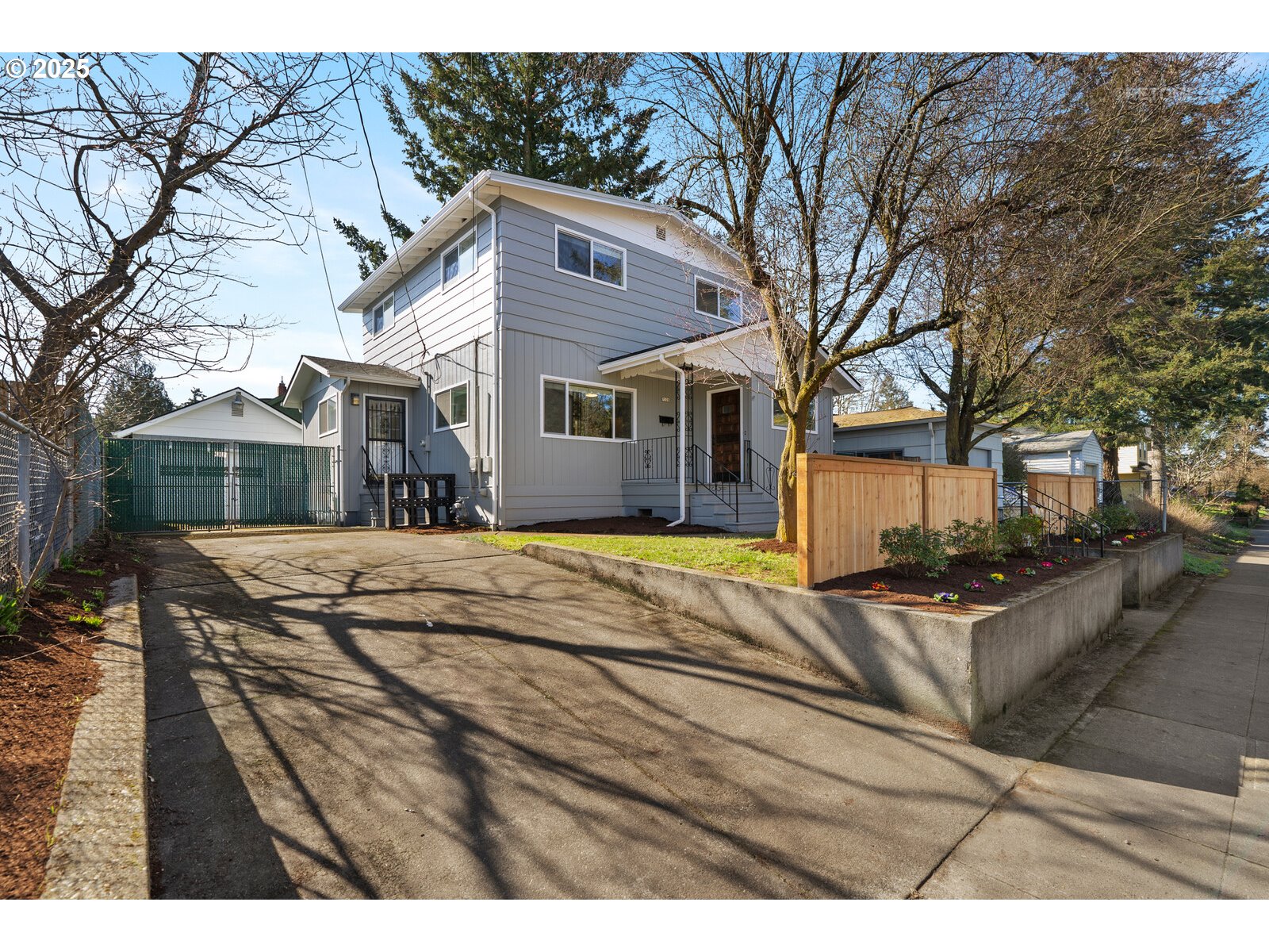 7528 SE WOODSTOCK BLVD