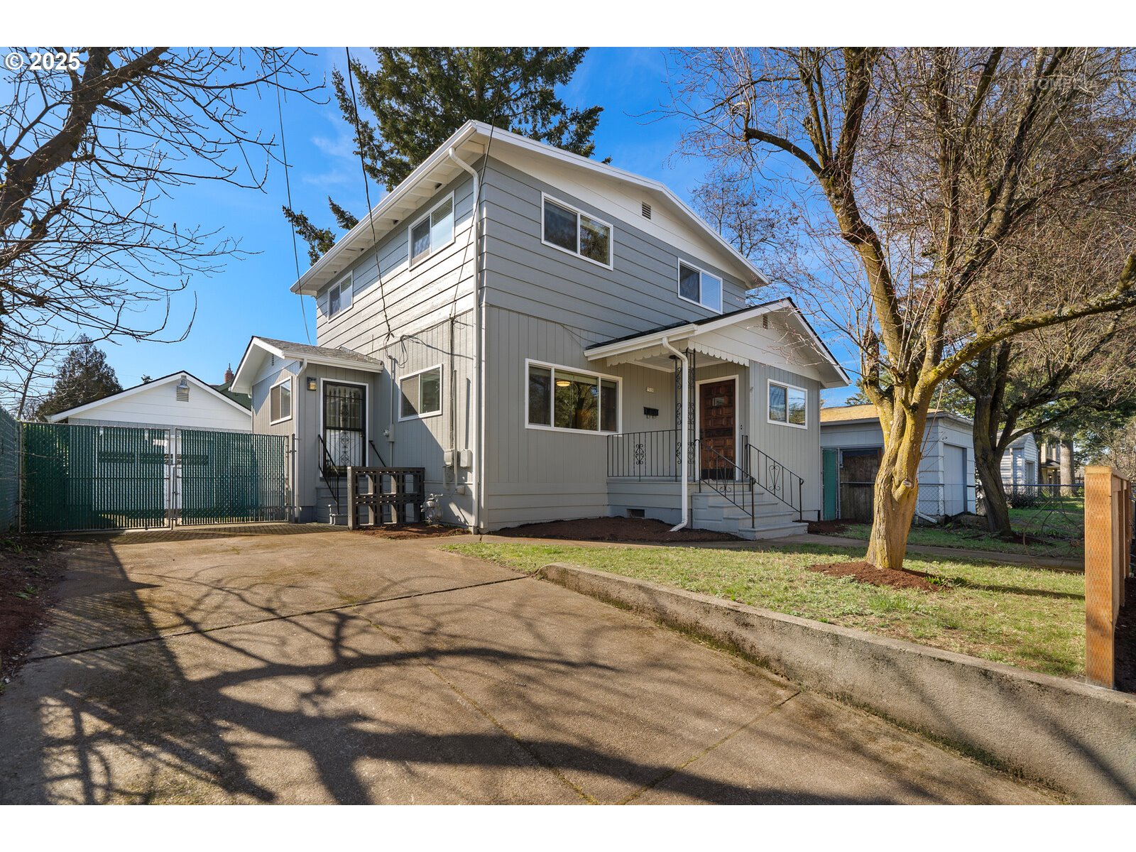 7528 SE WOODSTOCK BLVD